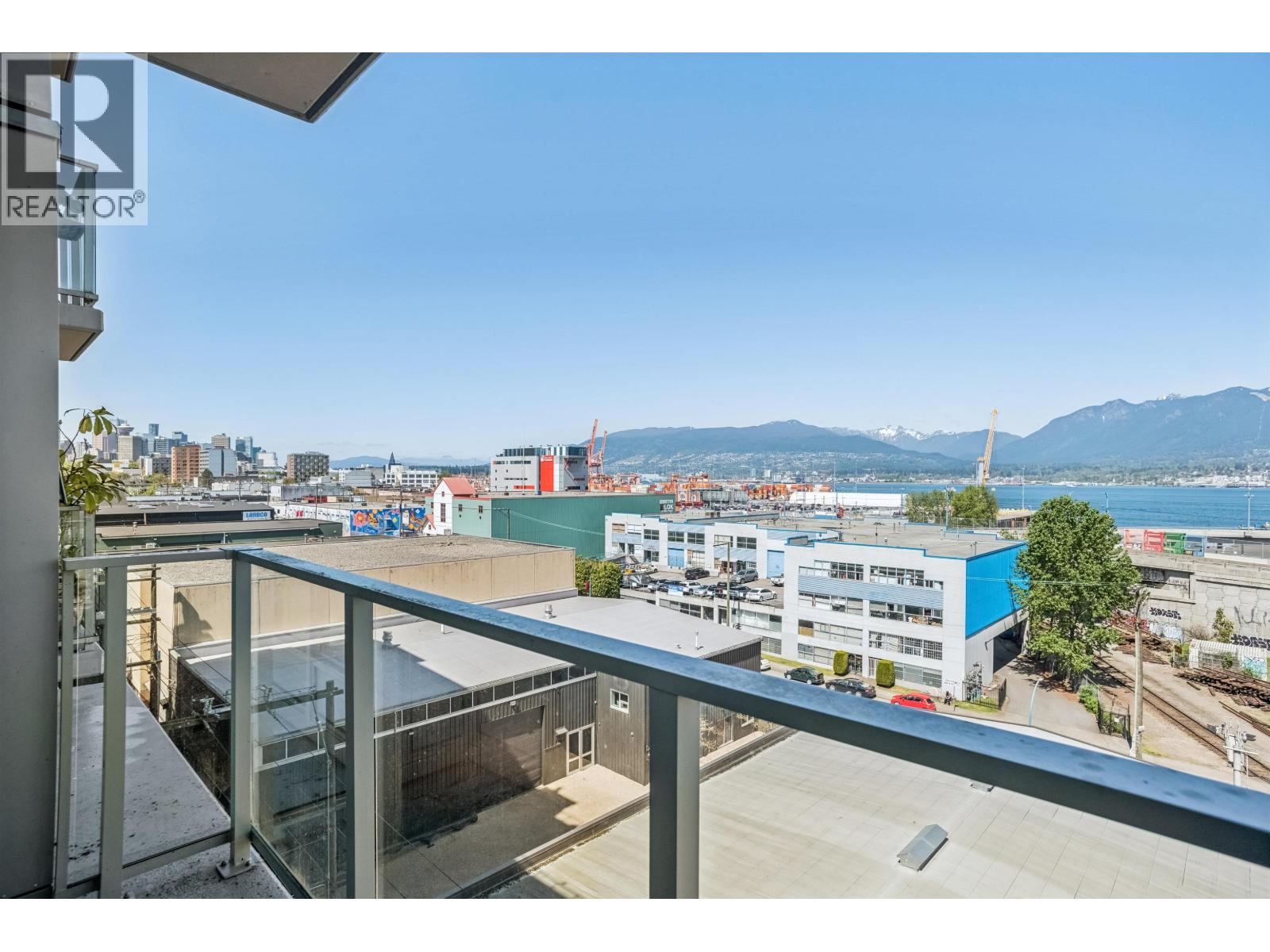 559 955 E Hastings Street Property Photo 7