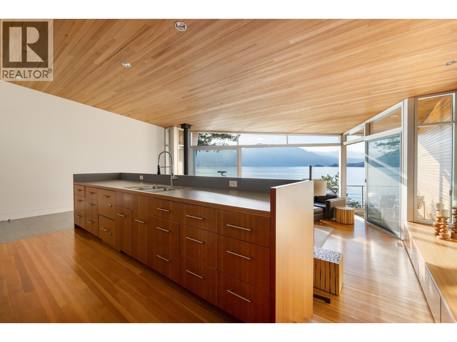 671 Bowen View Road Property Photo 16