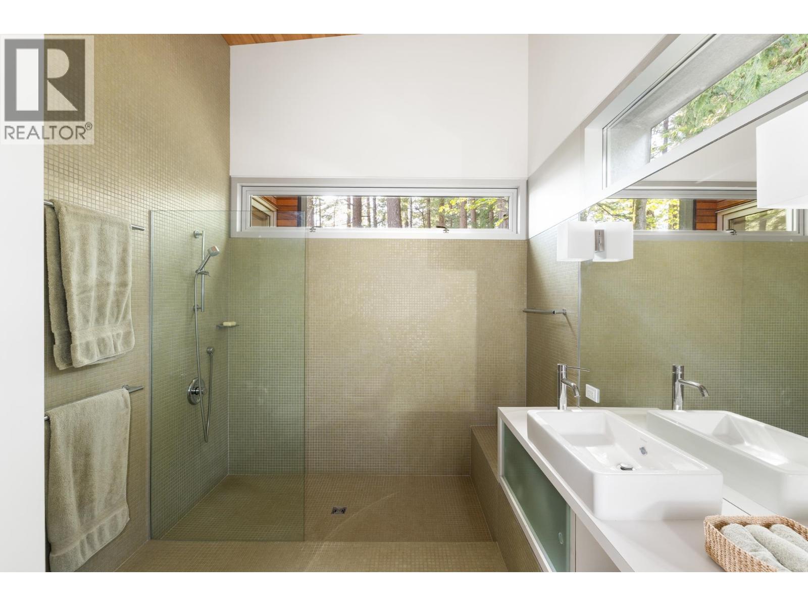 671 Bowen View Road Property Photo 30