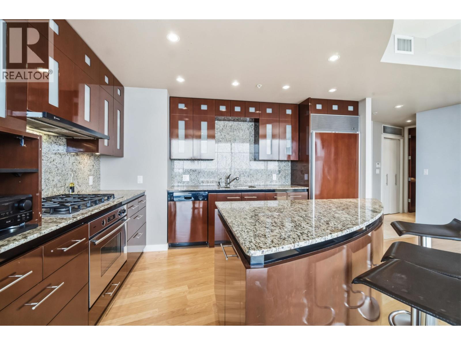 4303 938 Nelson Street Property Photo 16
