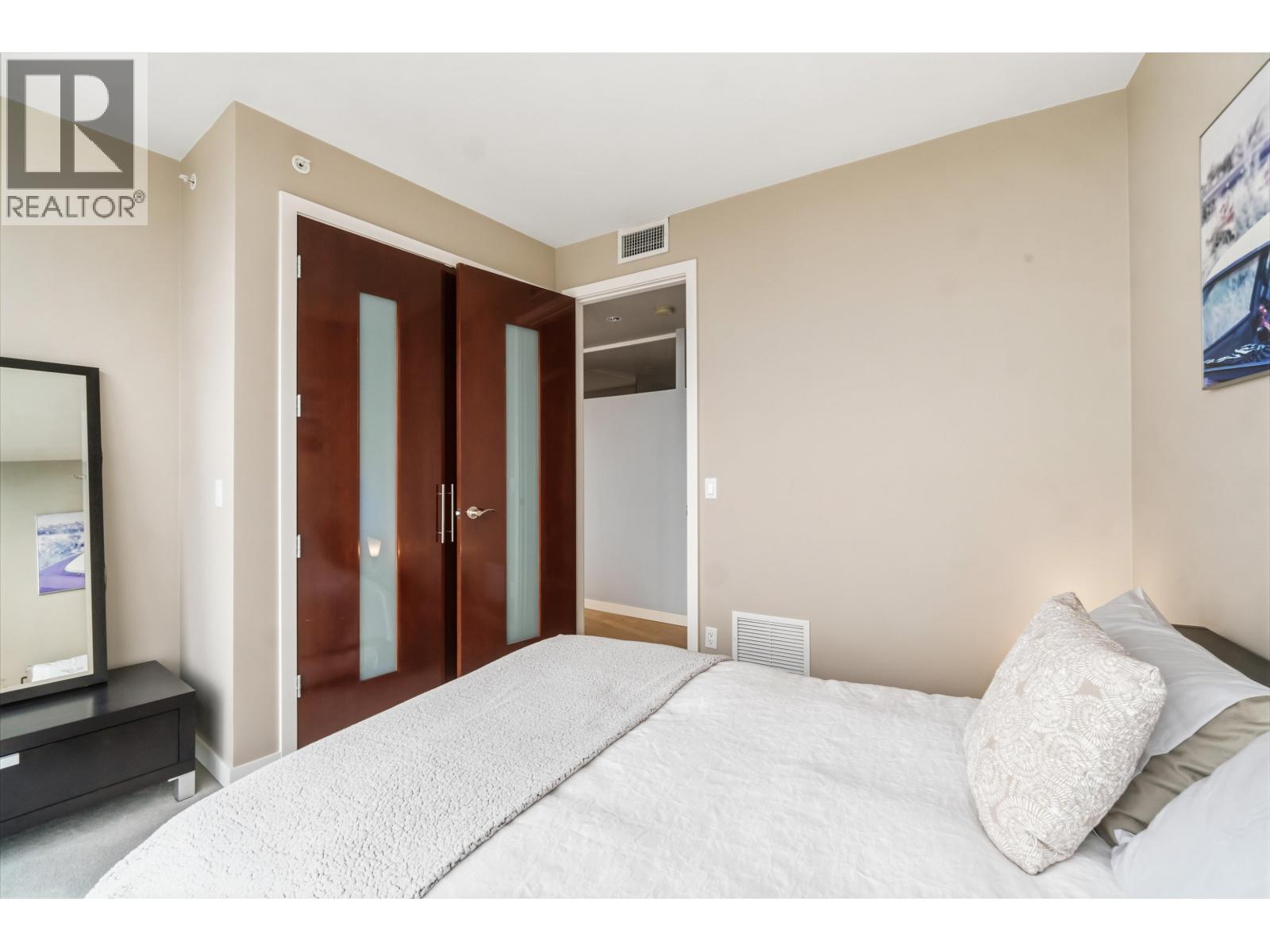 4303 938 Nelson Street Property Photo 26