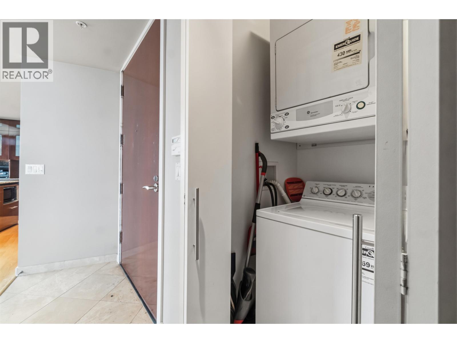 4303 938 Nelson Street Property Photo 29