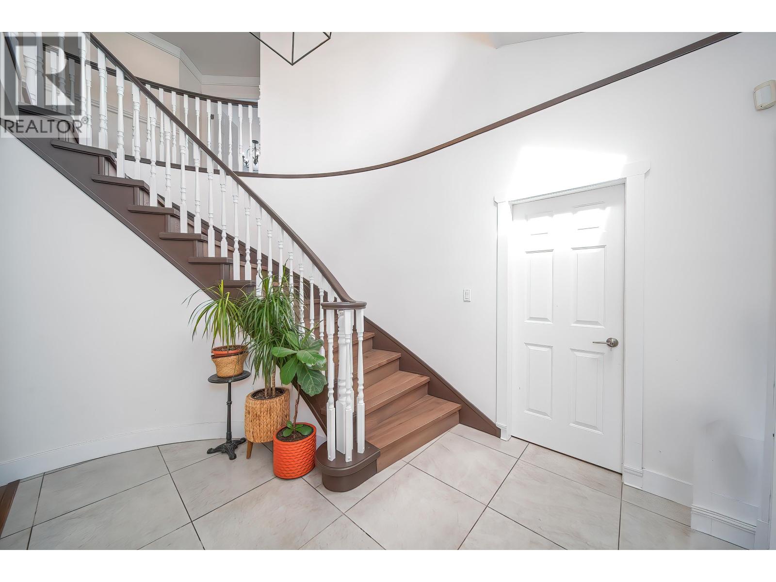 7135 4th Street Property Photo 5
