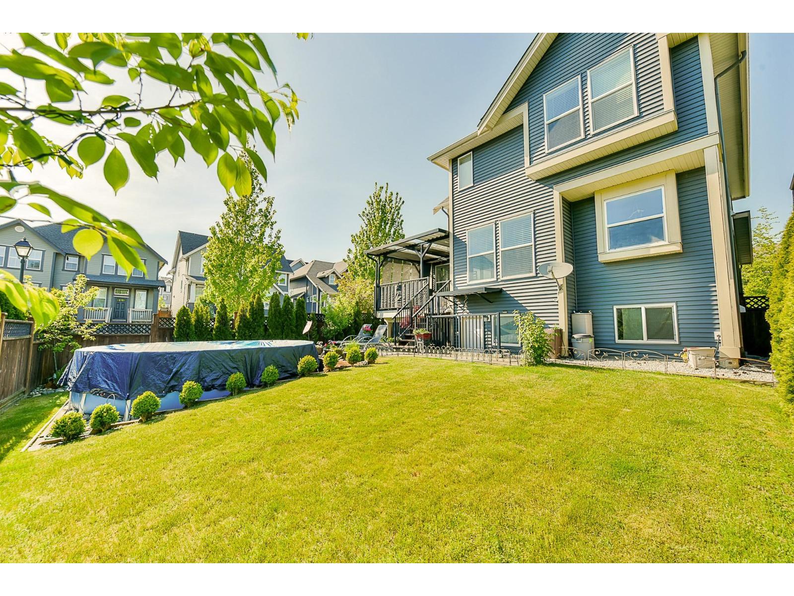 7158 208a Street Property Photo 2