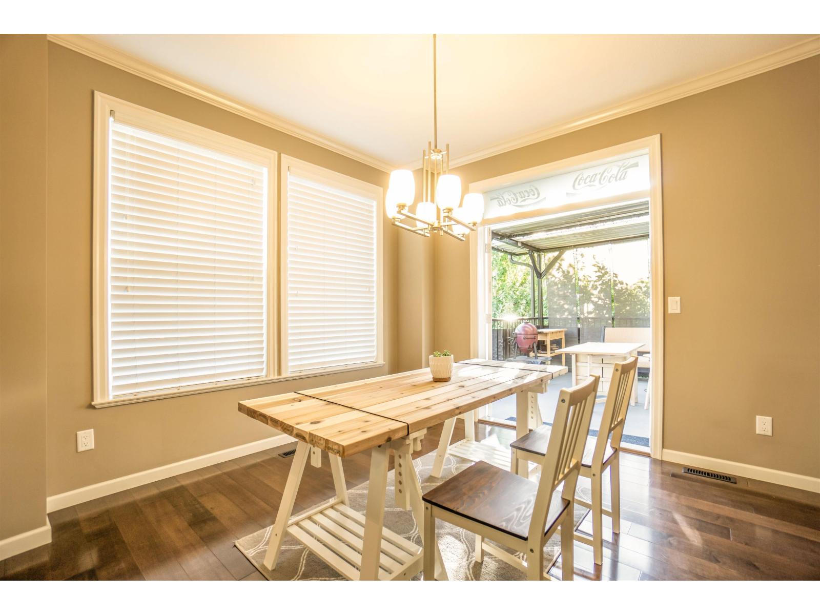 7158 208a Street Property Photo 9
