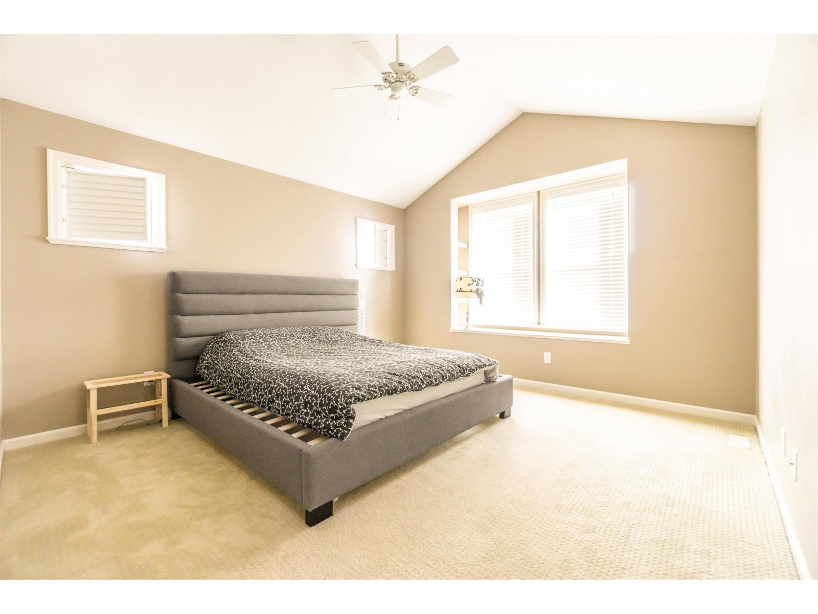 7158 208a Street Property Photo 12