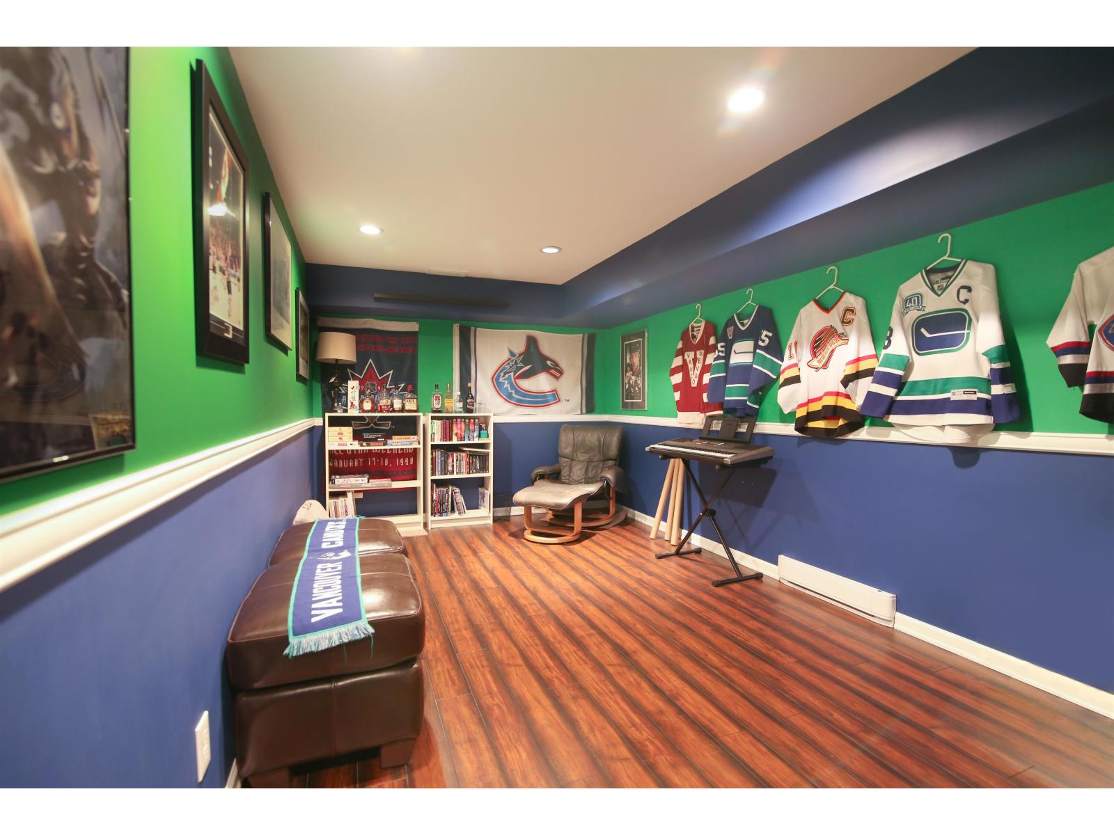 7158 208a Street Property Photo 23