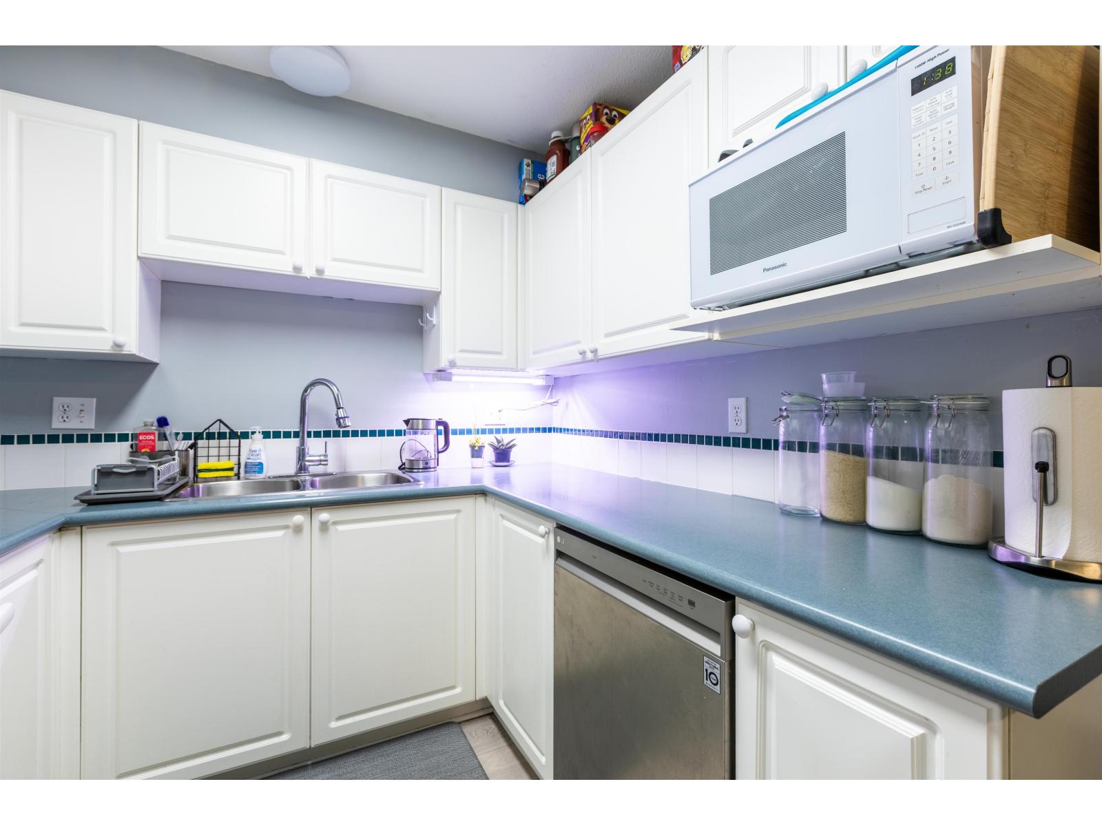 114 2750 Fairlane Street Property Photo 15