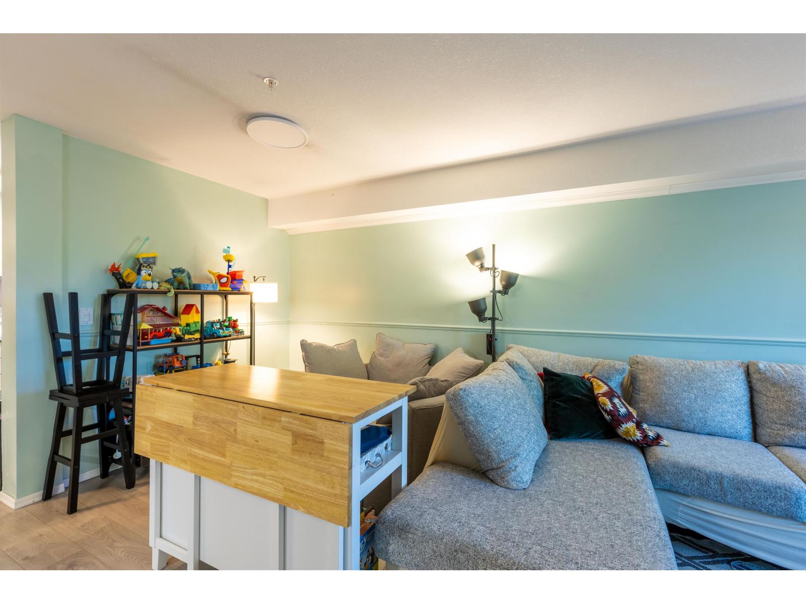 114 2750 Fairlane Street Property Photo 22