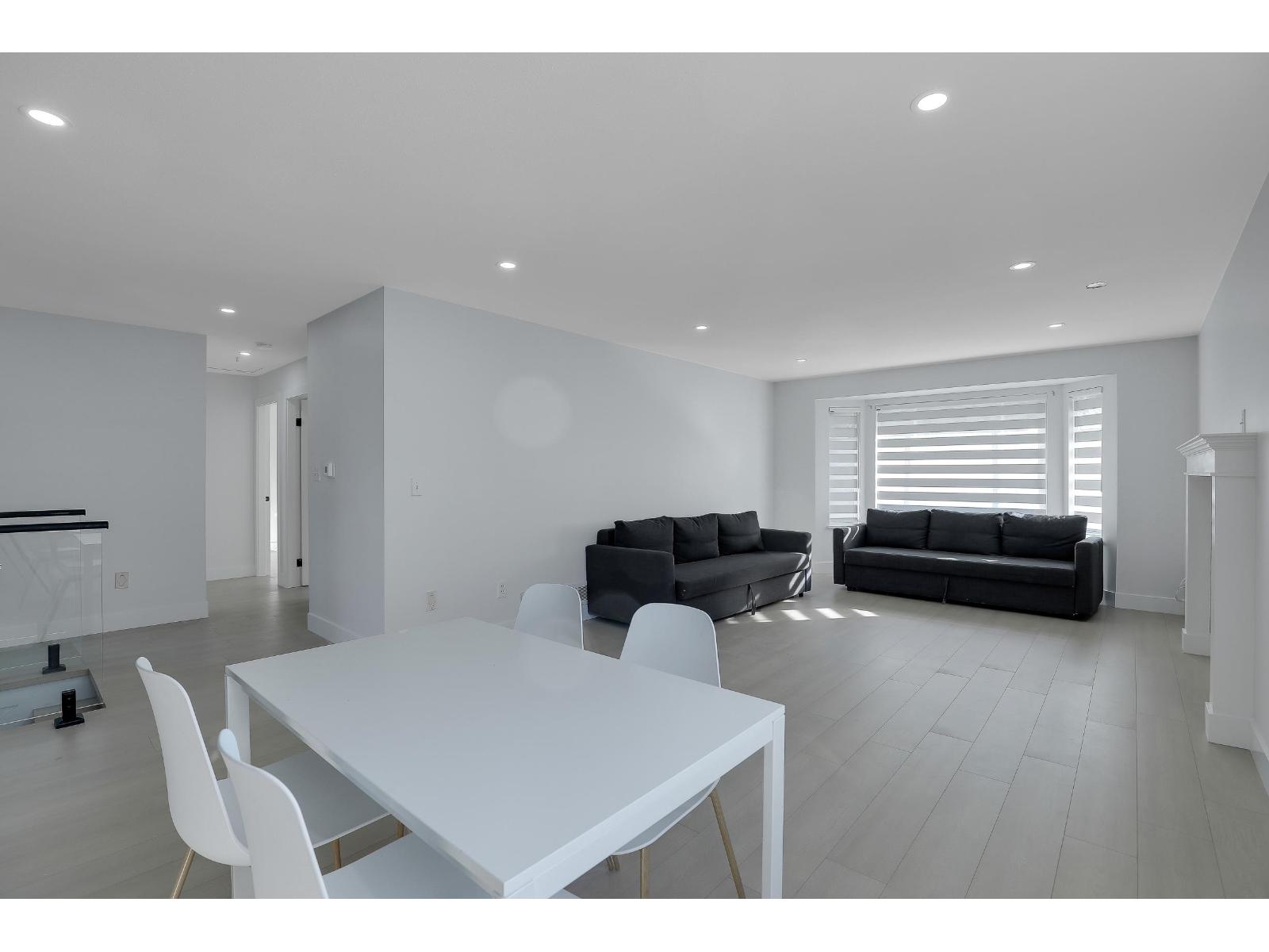 1876 King George Boulevard Property Photo 8