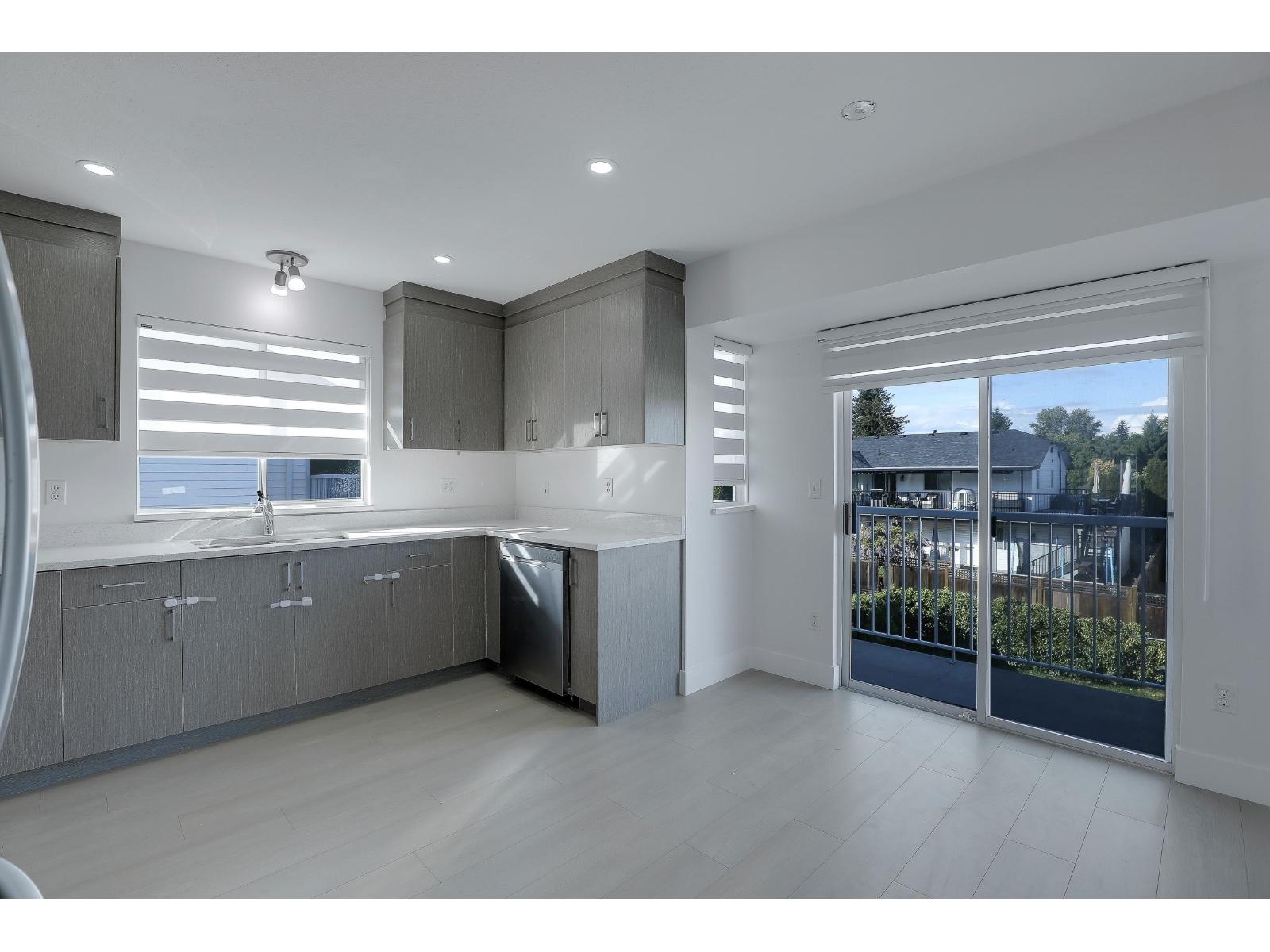1876 King George Boulevard Property Photo 16