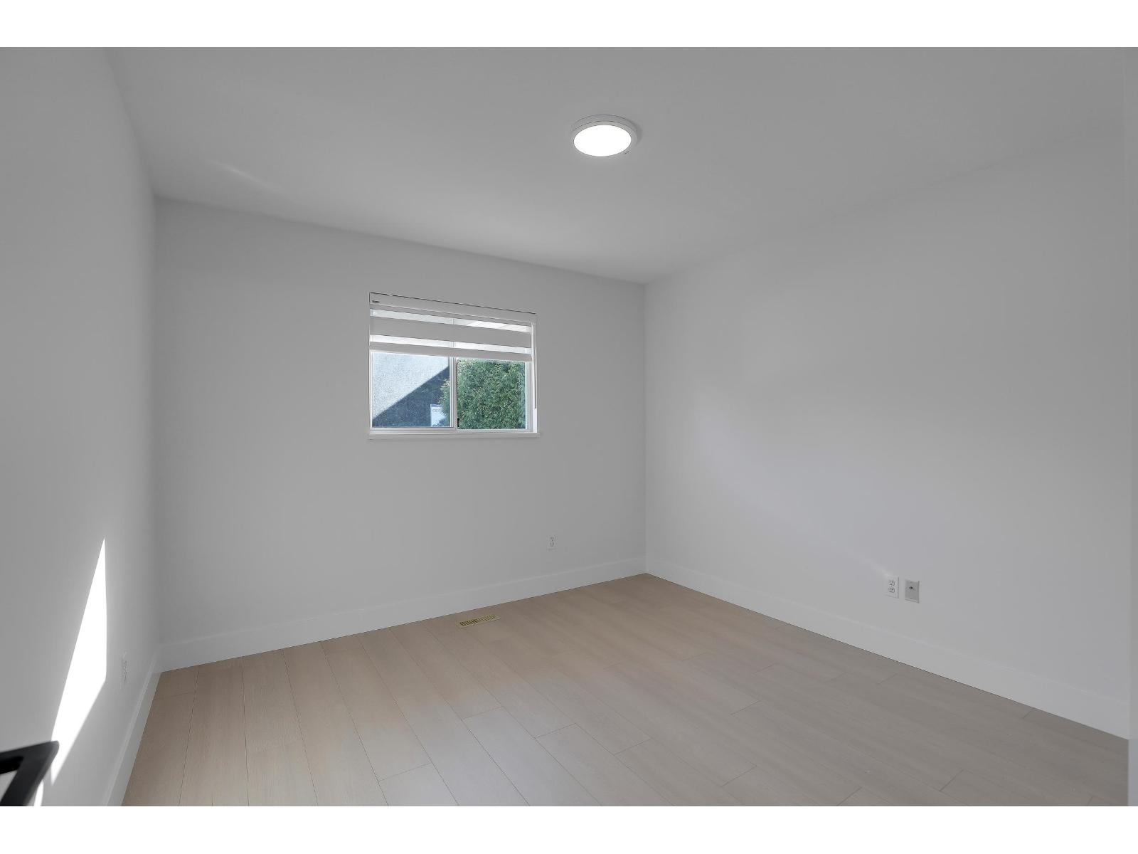 1876 King George Boulevard Property Photo 17