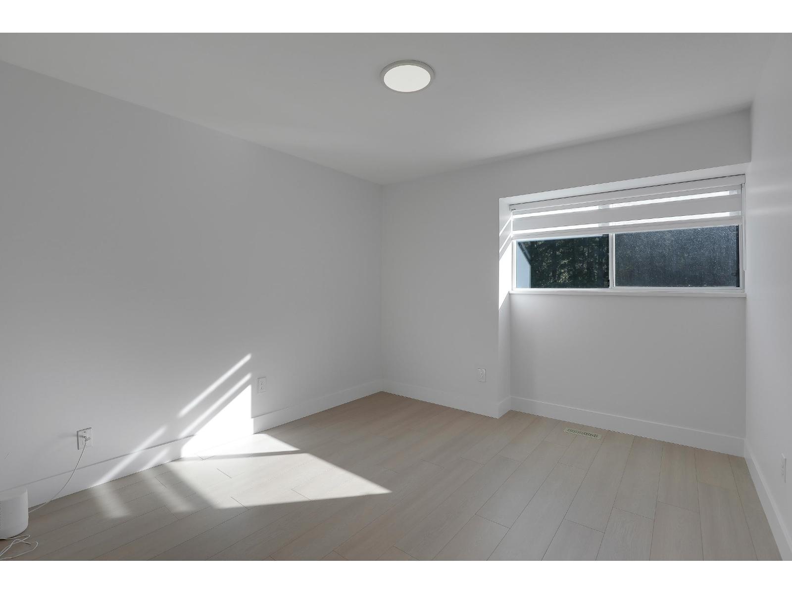 1876 King George Boulevard Property Photo 18