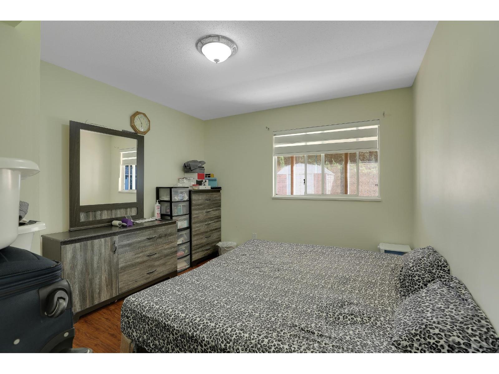 1876 King George Boulevard Property Photo 31