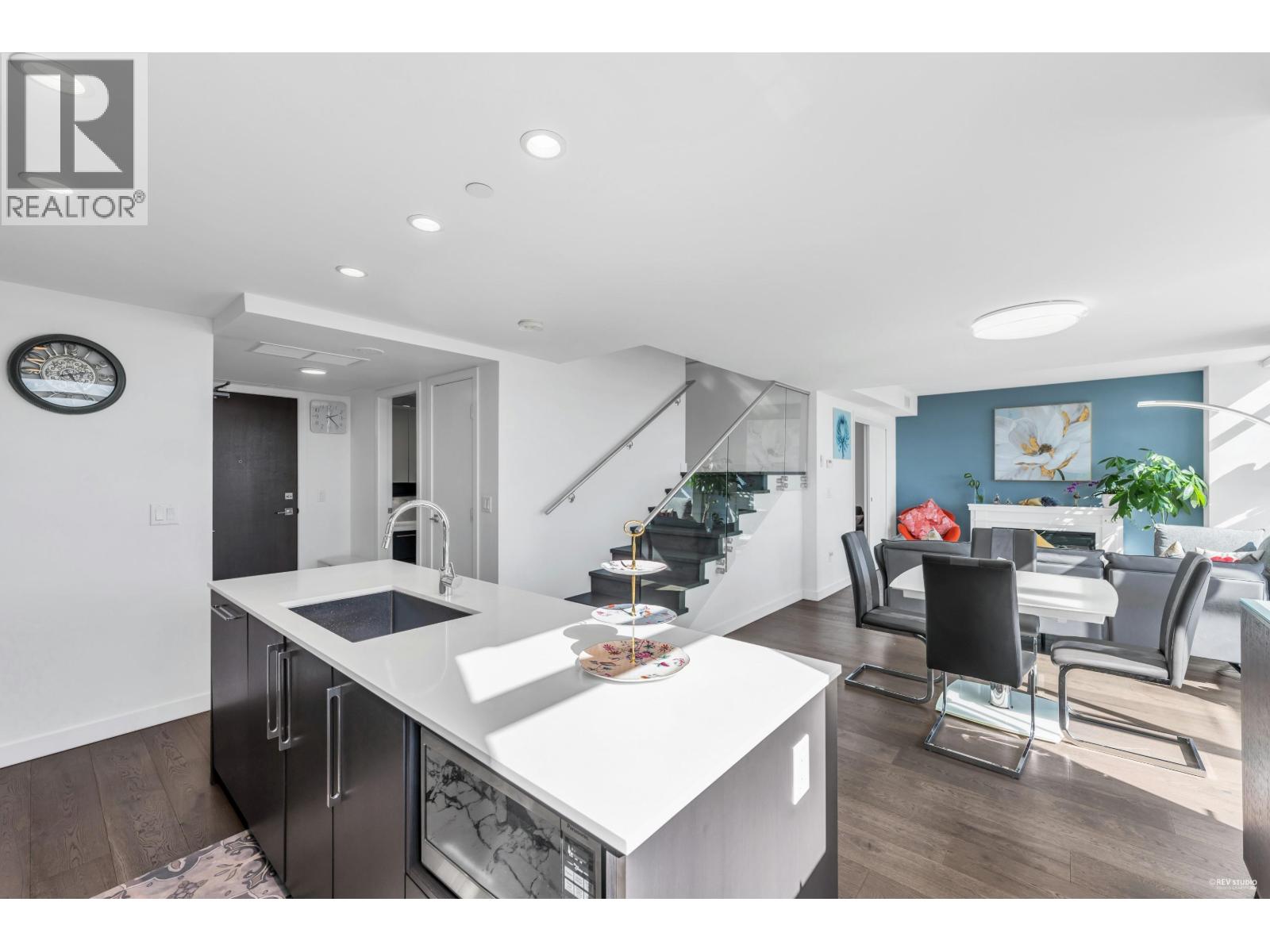 1602 5580 NO. 3 ROAD Property Photo 1
