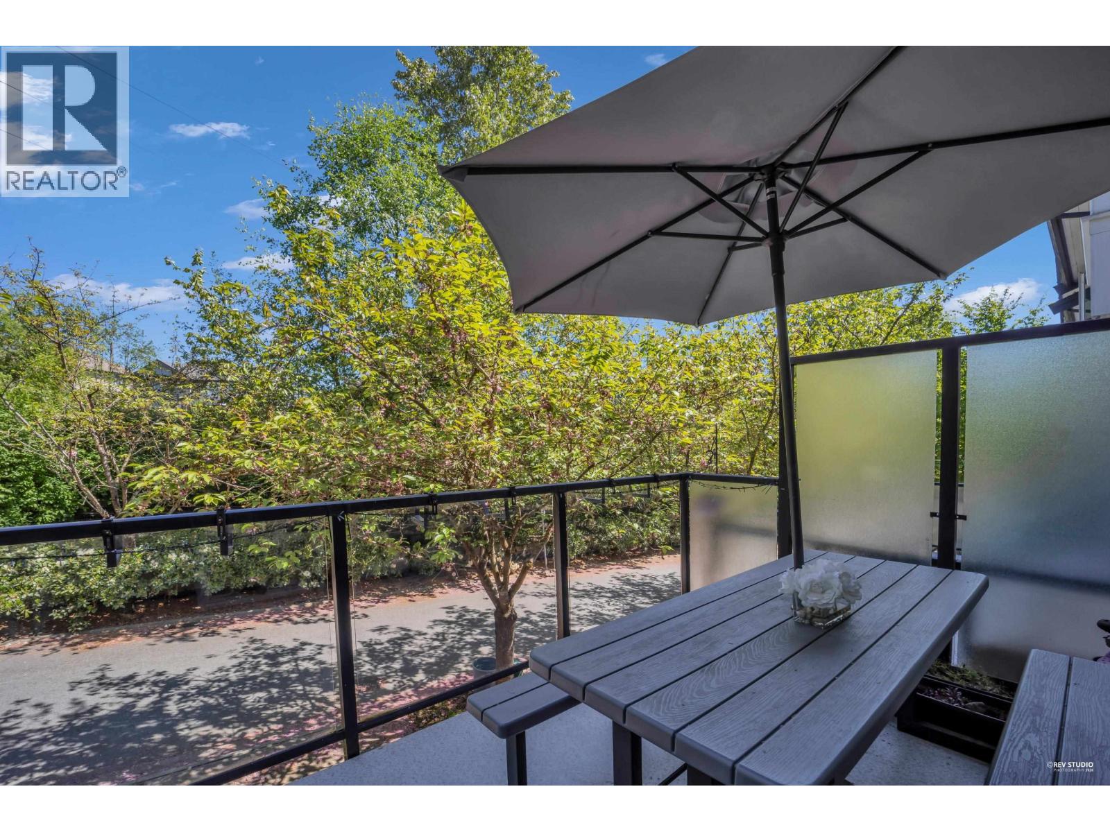 33 1299 Coast Meridian Road Property Photo 11