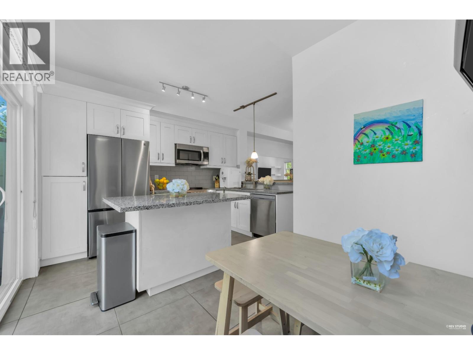 33 1299 Coast Meridian Road Property Photo 12