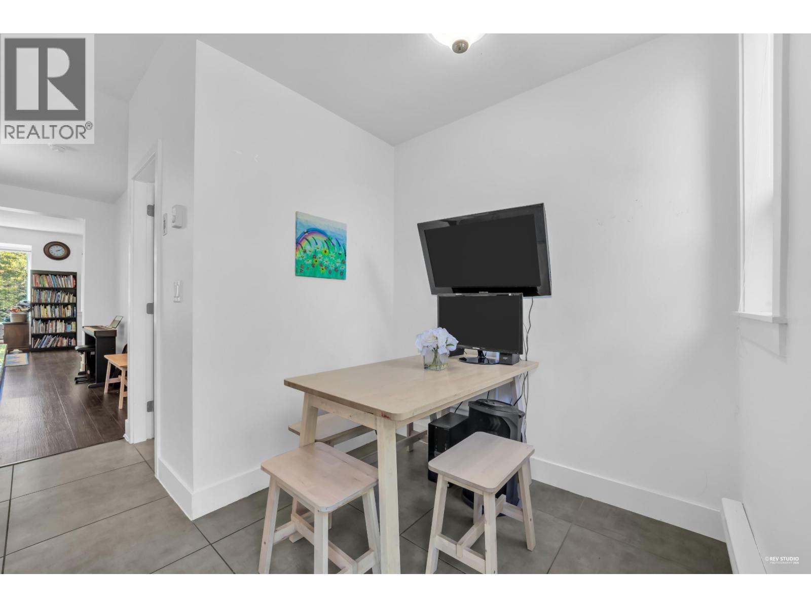 33 1299 Coast Meridian Road Property Photo 13