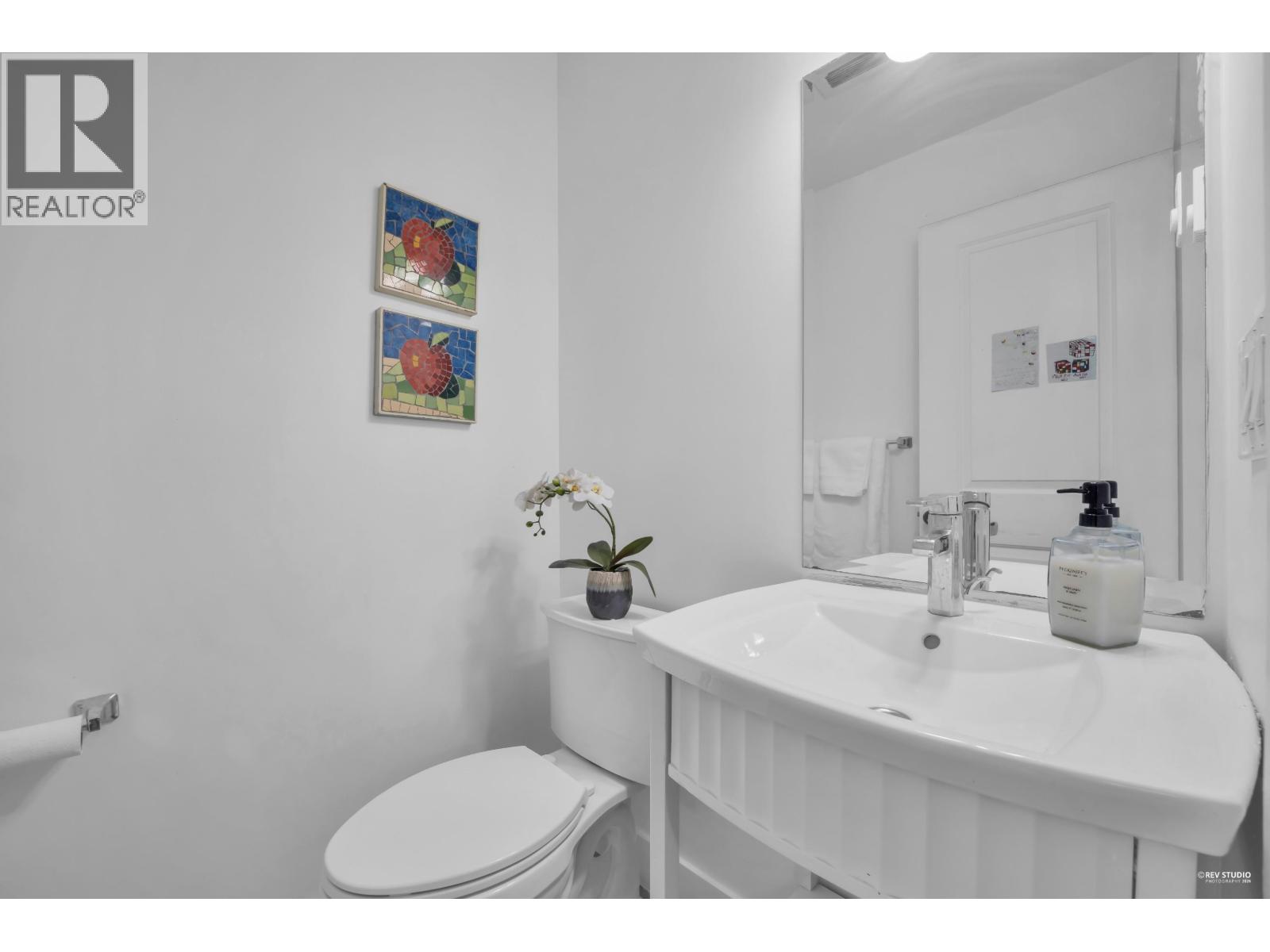 33 1299 Coast Meridian Road Property Photo 14