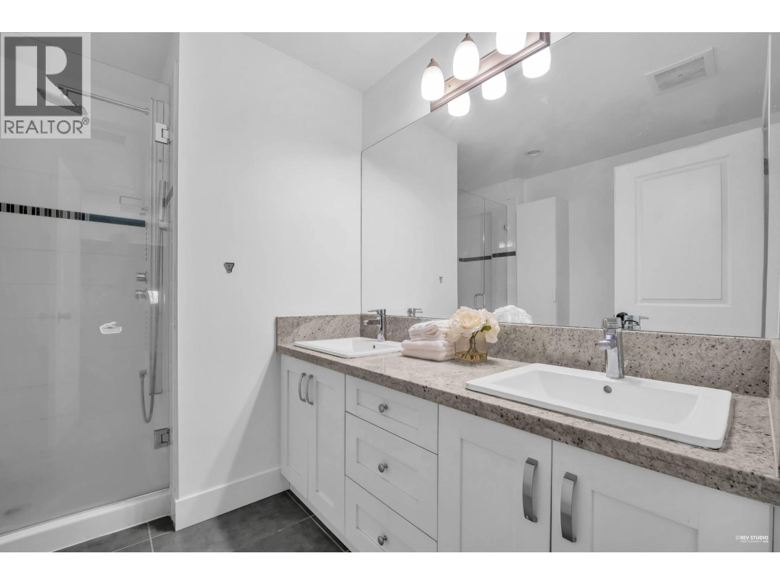 33 1299 Coast Meridian Road Property Photo 19