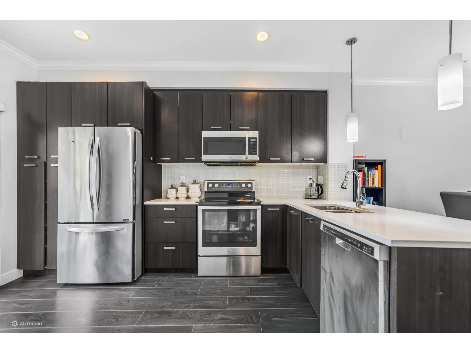 115 5888 144 Street Property Photo 14