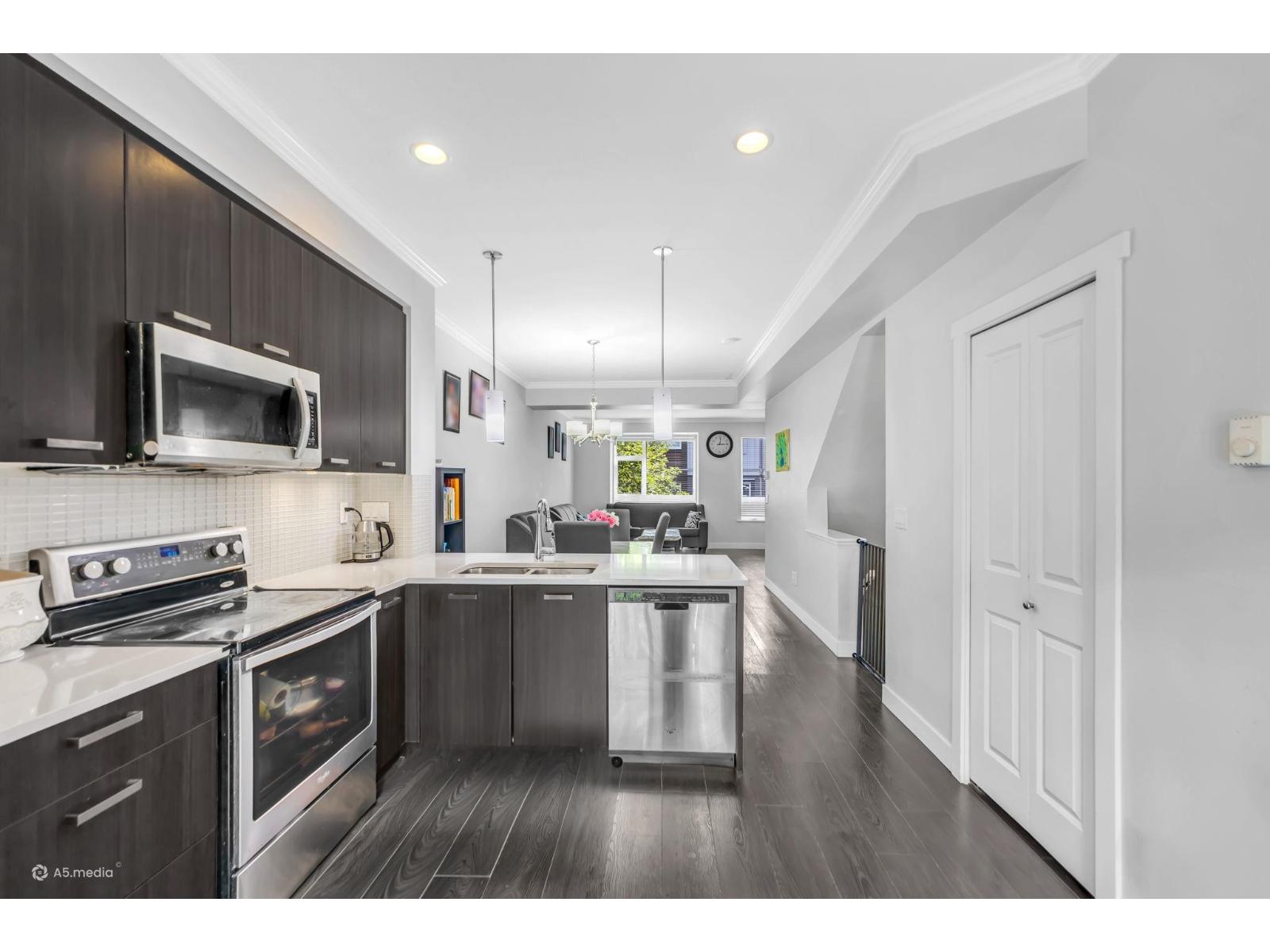115 5888 144 Street Property Photo 15