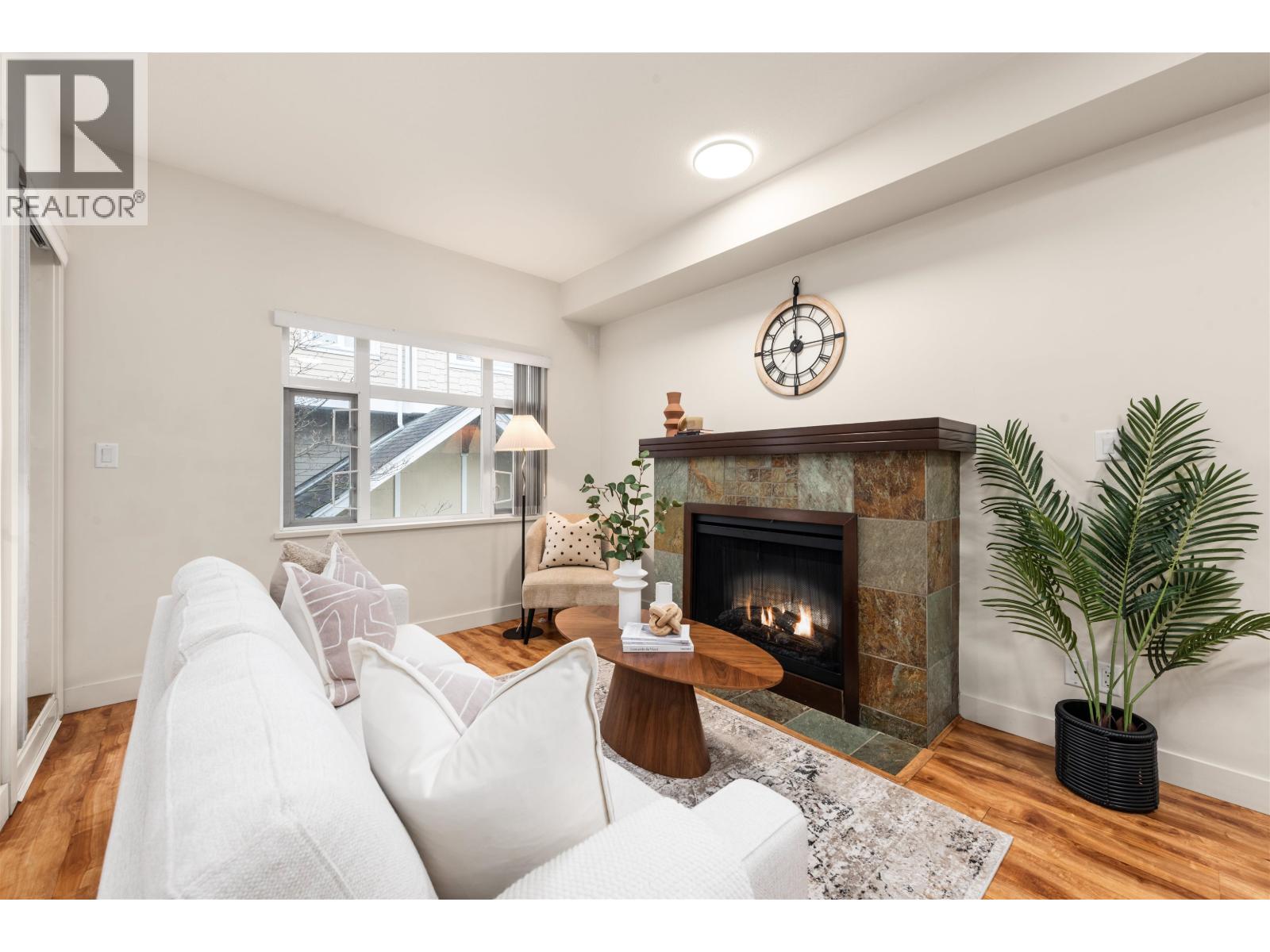 137 7388 Macpherson Avenue Property Photo 6