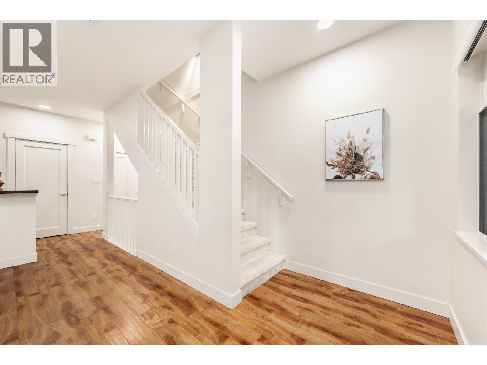 137 7388 Macpherson Avenue Property Photo 11