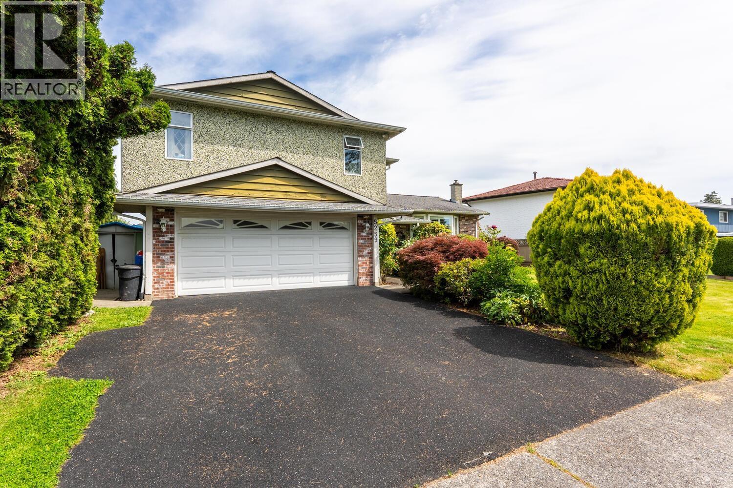 5259 Oak Place Property Photo 1