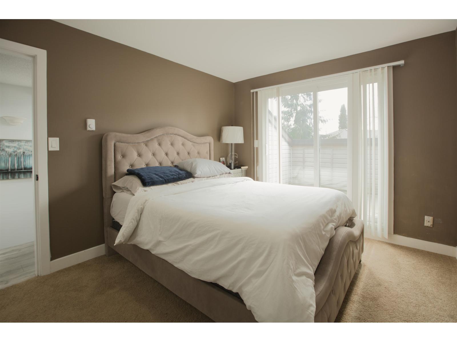 702 9270 122 Street Property Photo 2