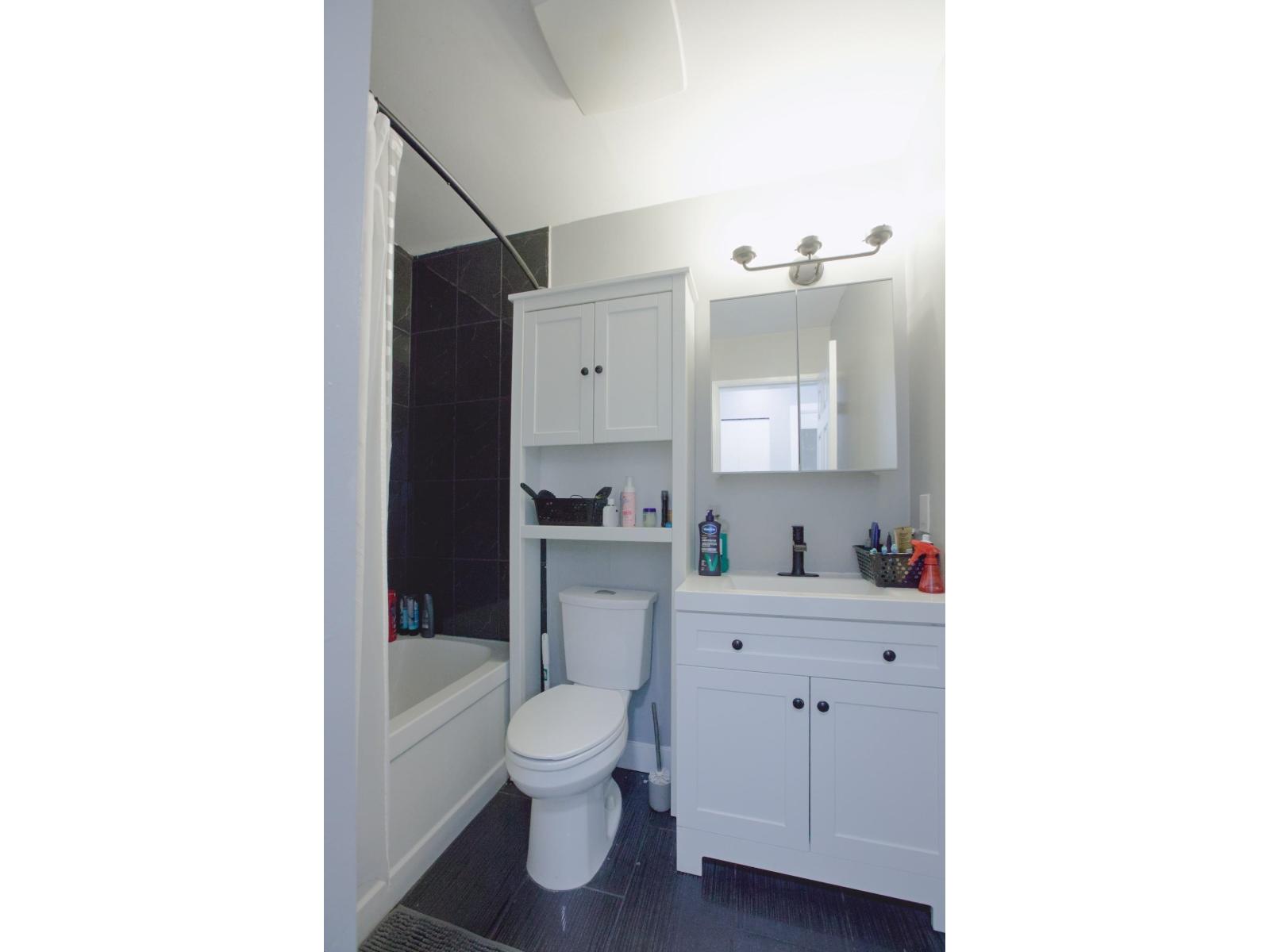 702 9270 122 Street Property Photo 10