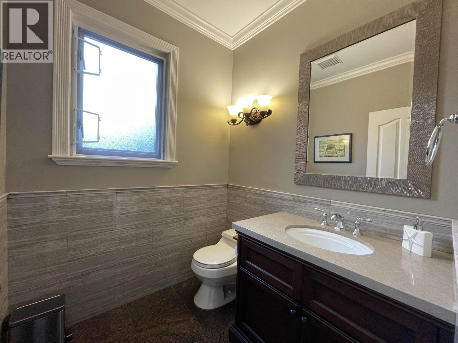 1120 W 58th Avenue Property Photo 17