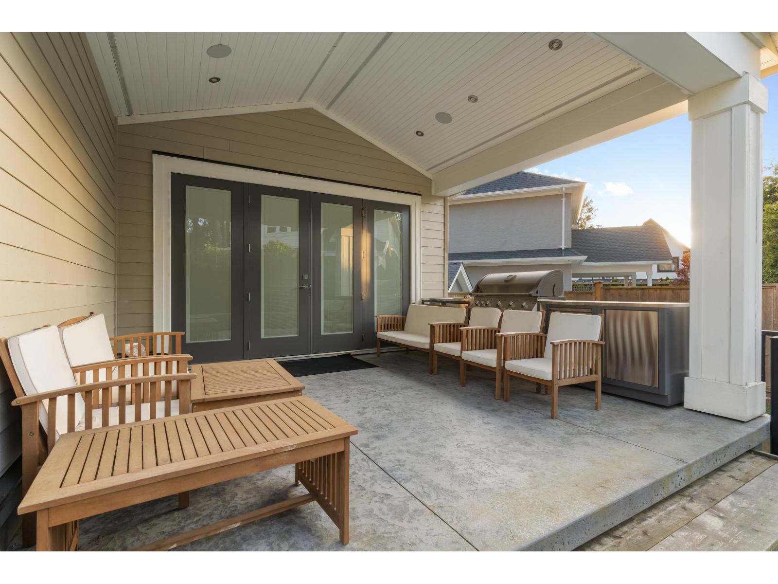 13183 19a Avenue Property Photo 5