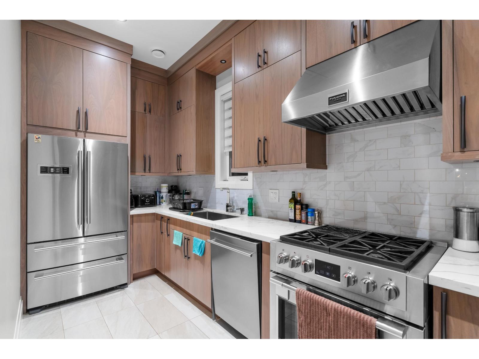 13183 19a Avenue Property Photo 13