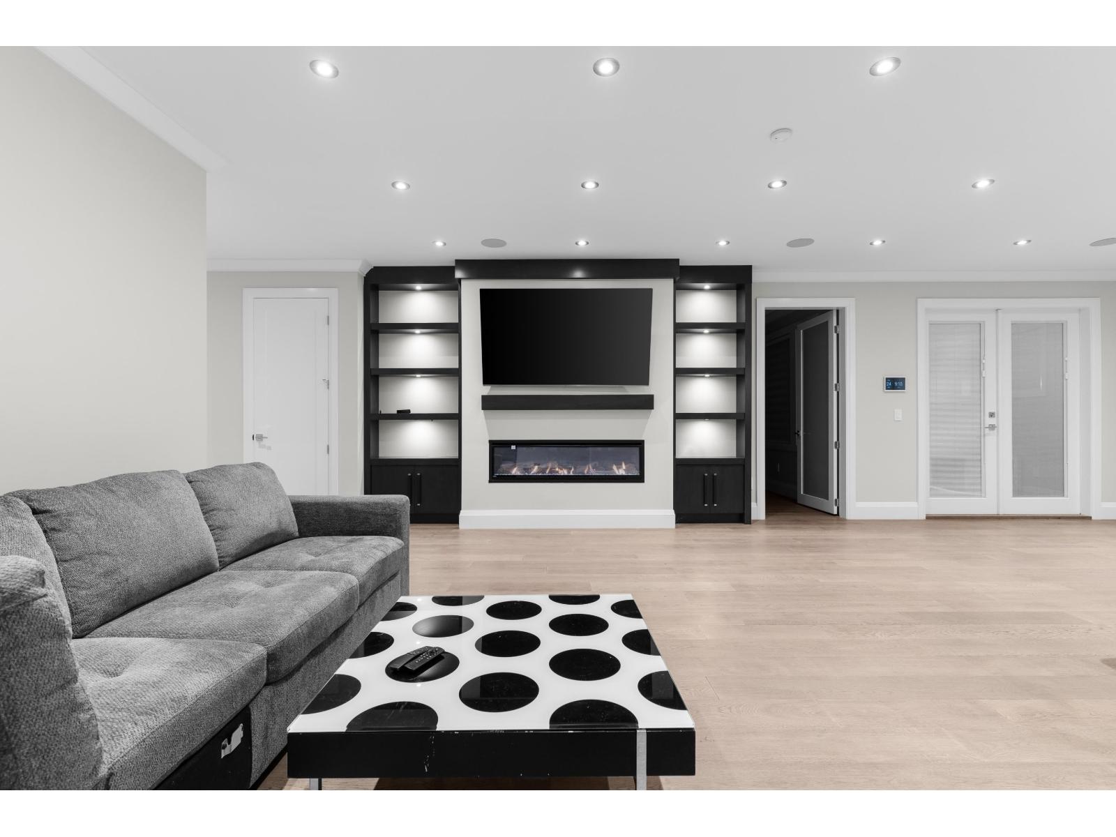13183 19a Avenue Property Photo 33