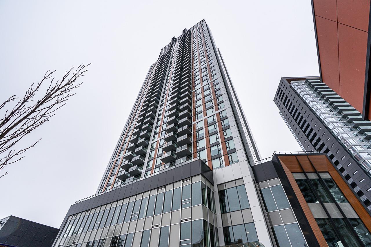 1704 13745 George Junction Property Photo 2