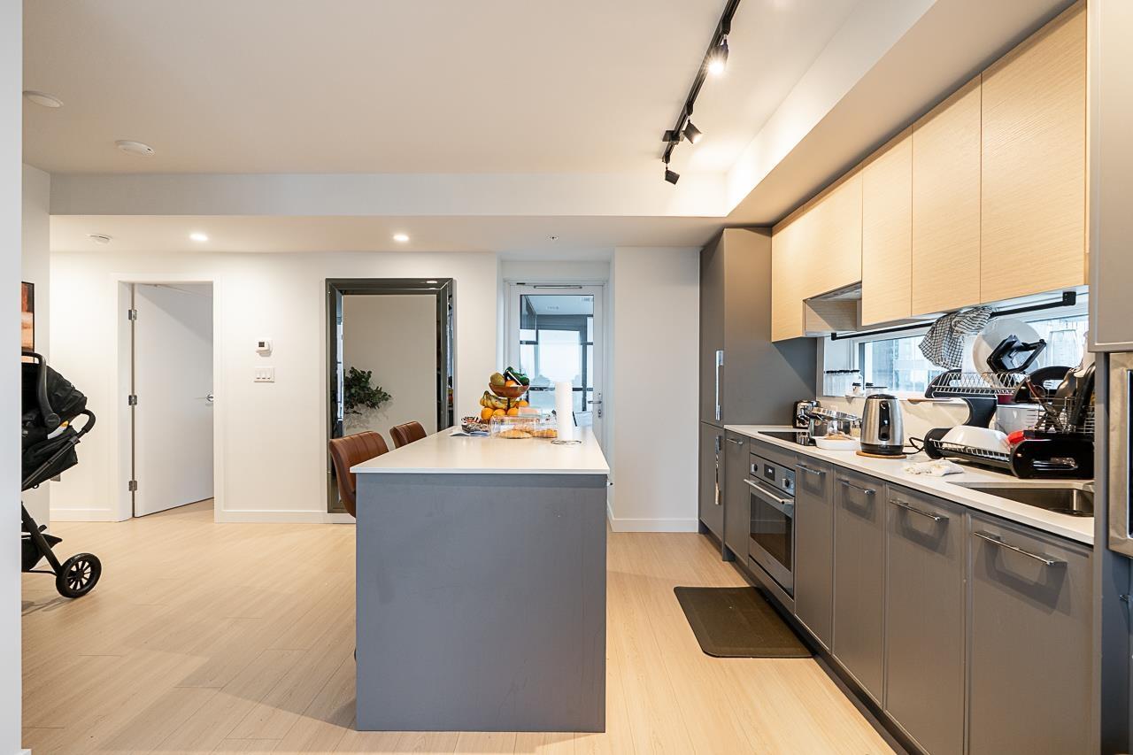 1704 13745 George Junction Property Photo 10