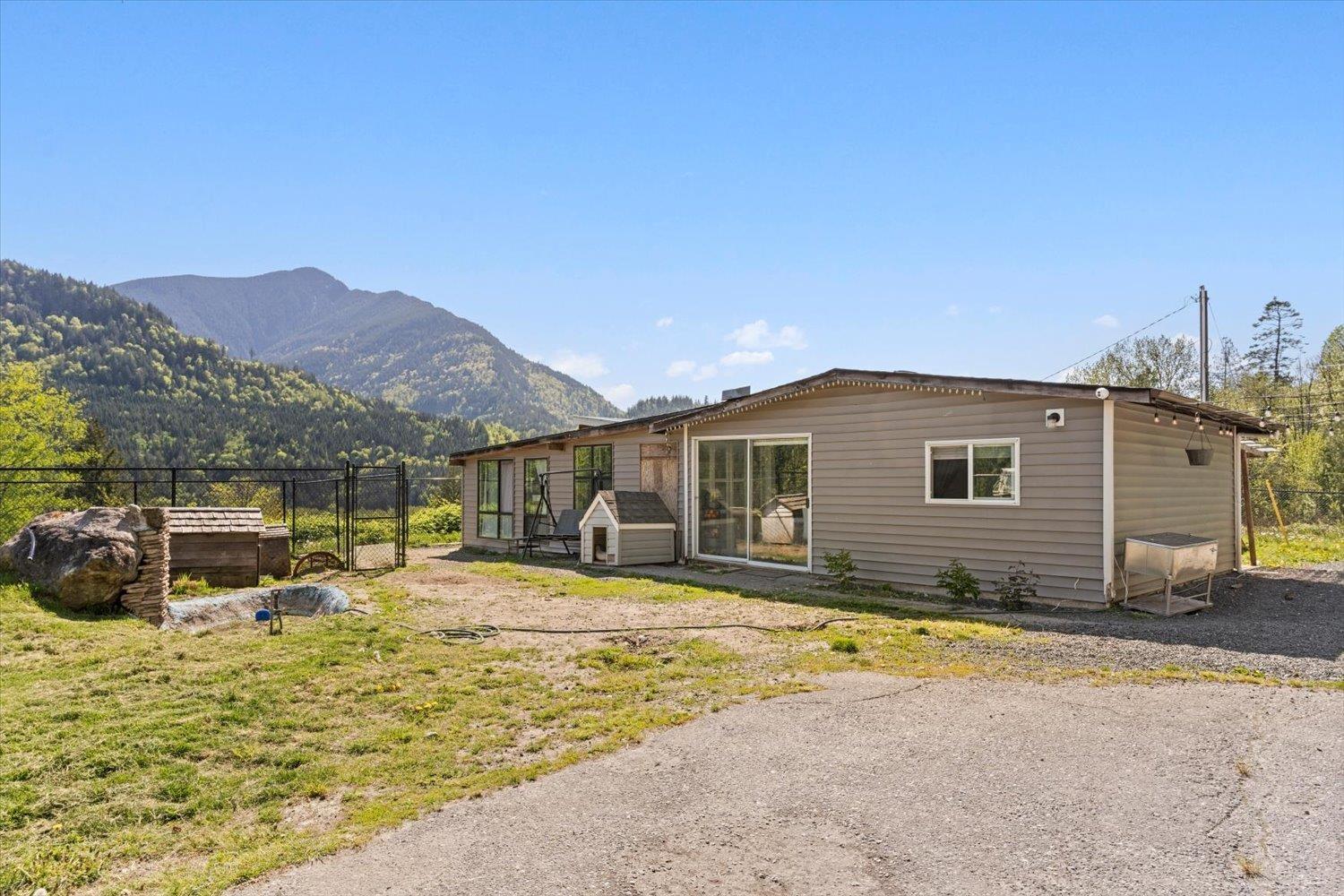 4495 Hirschman Road Property Photo 4