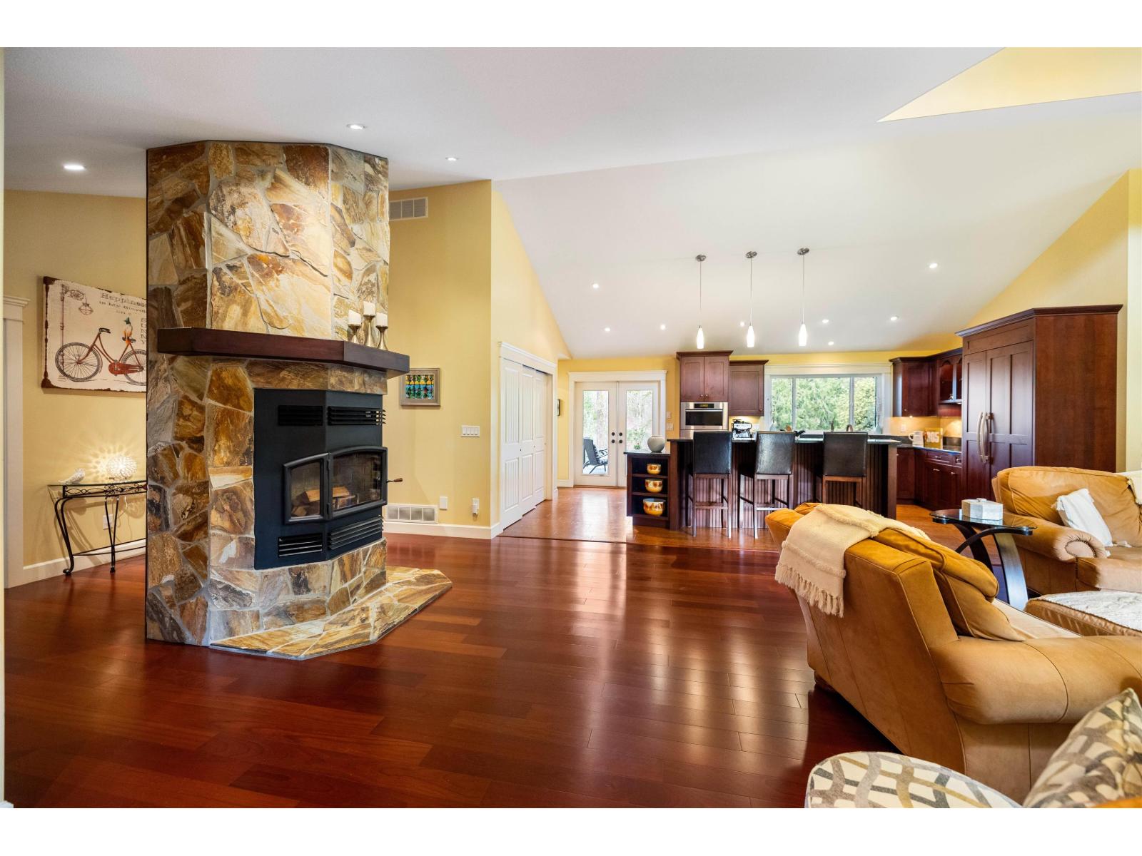 22441 79 Avenue Property Photo 15