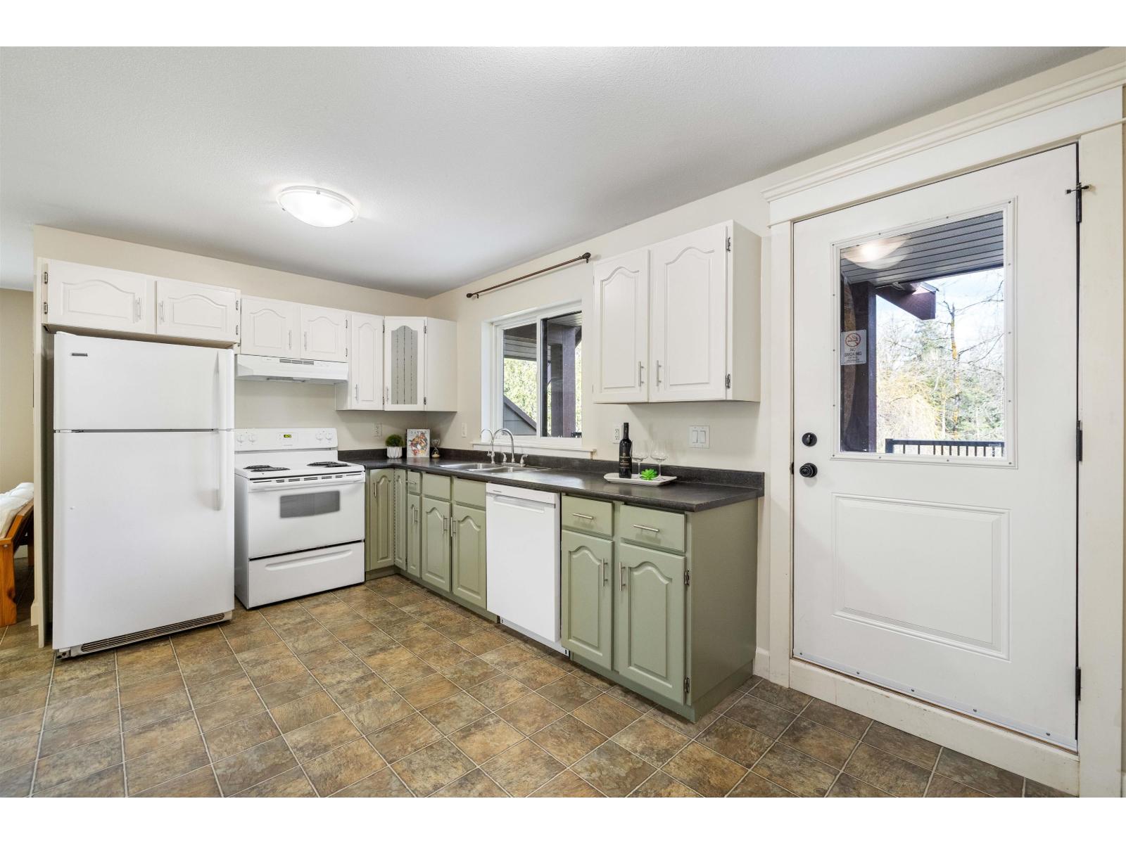 22441 79 Avenue Property Photo 34