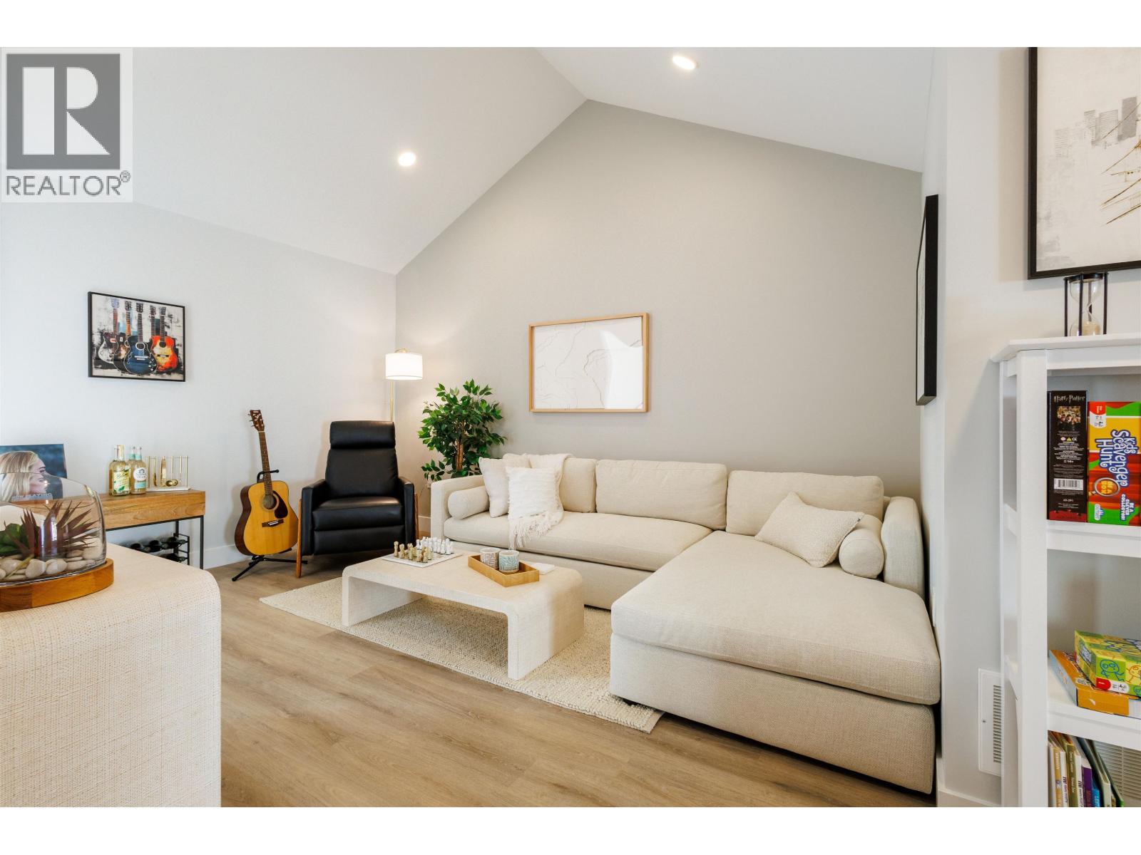 22 10640 248 Street Property Photo 5