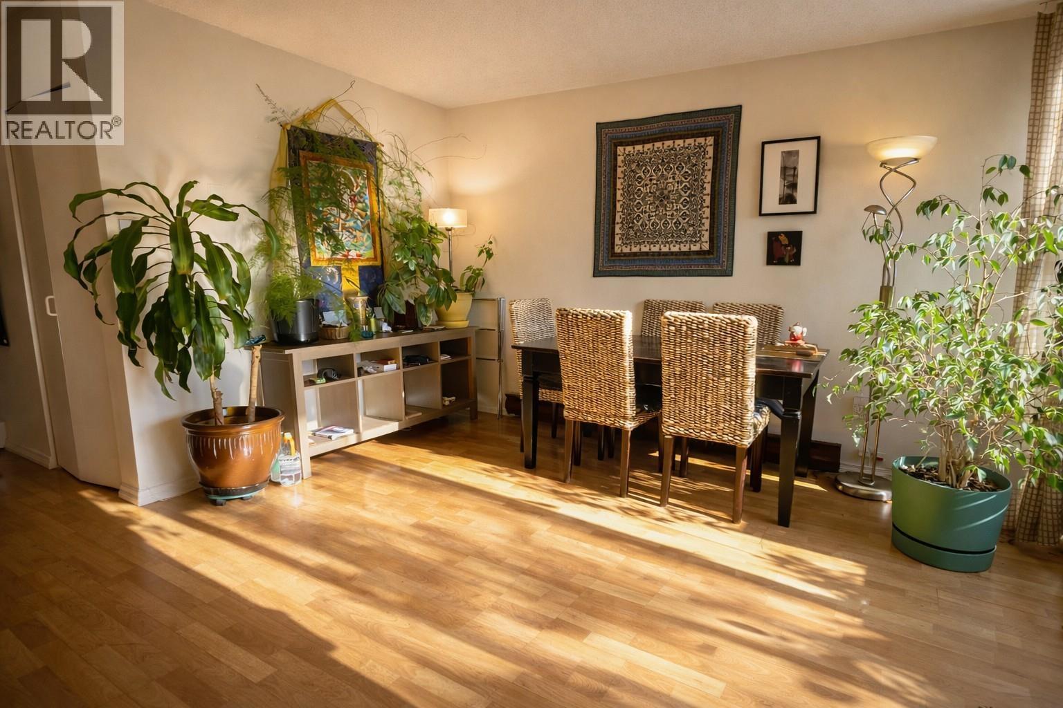 214 8140 Colonial Drive Property Photo 4