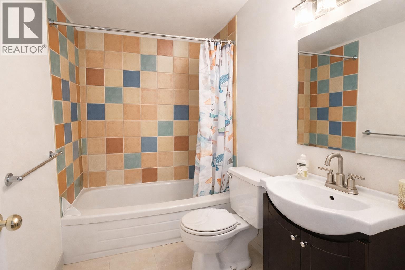 214 8140 Colonial Drive Property Photo 12