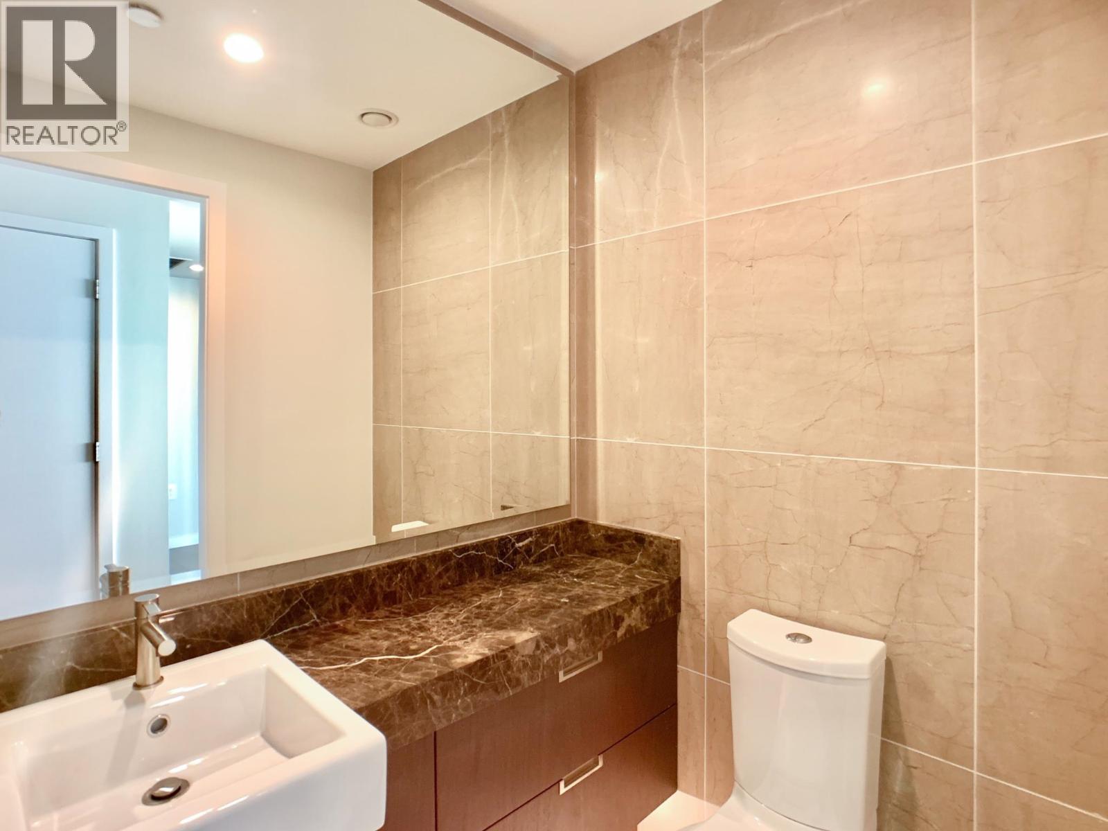 2504 1335 Howe Street Property Photo 9