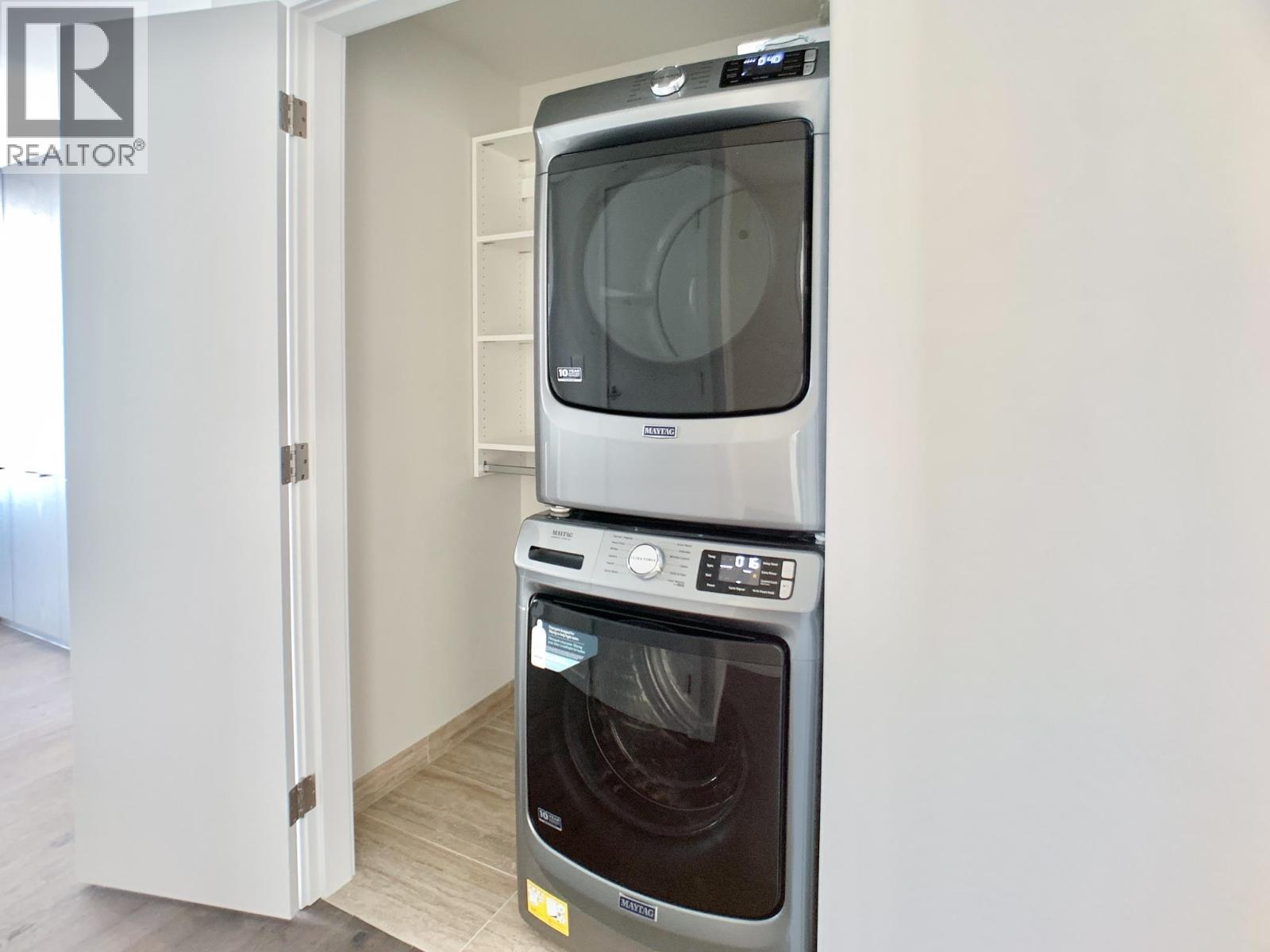 2504 1335 Howe Street Property Photo 13