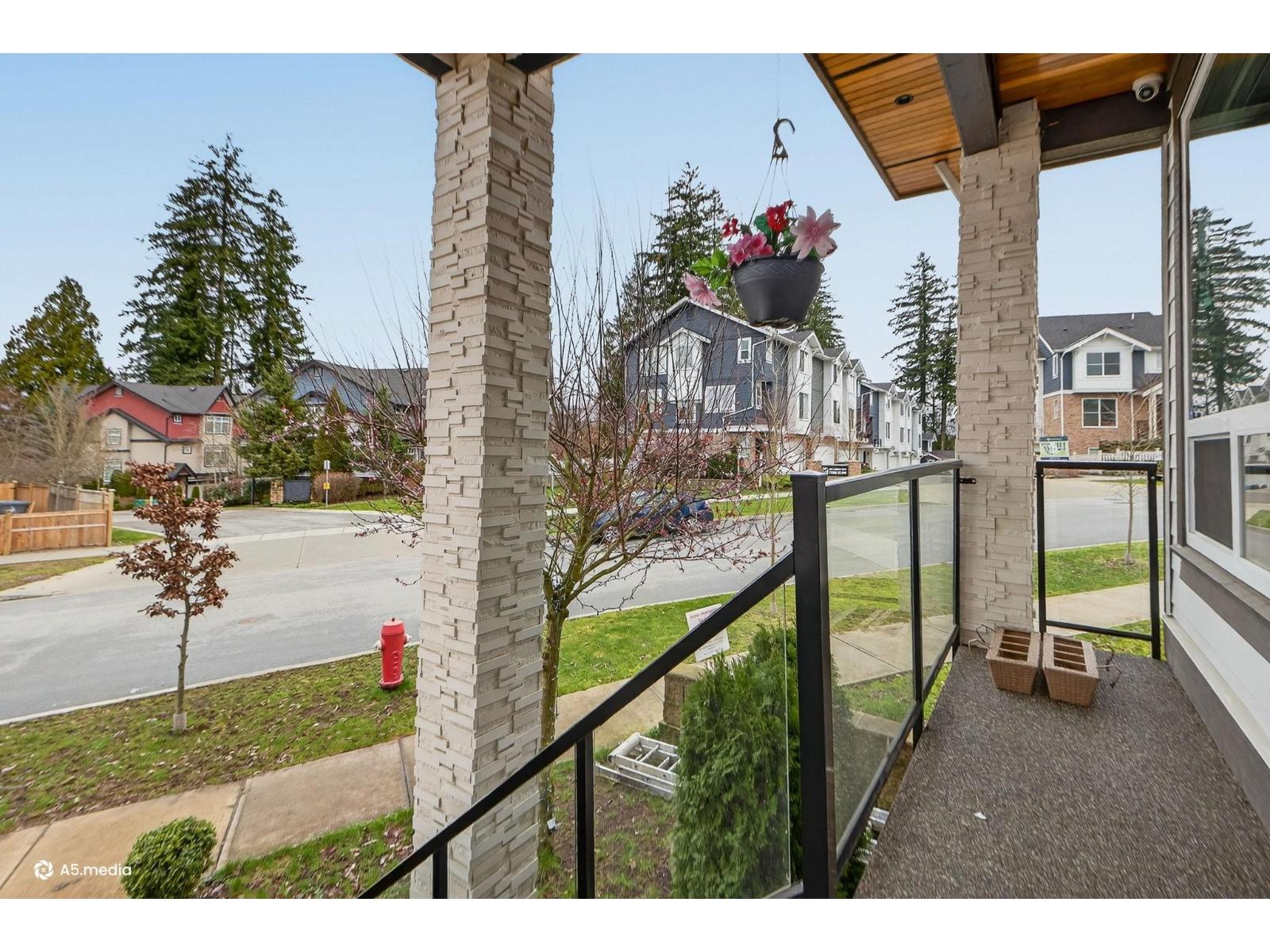 14298 62 Avenue Property Photo 4