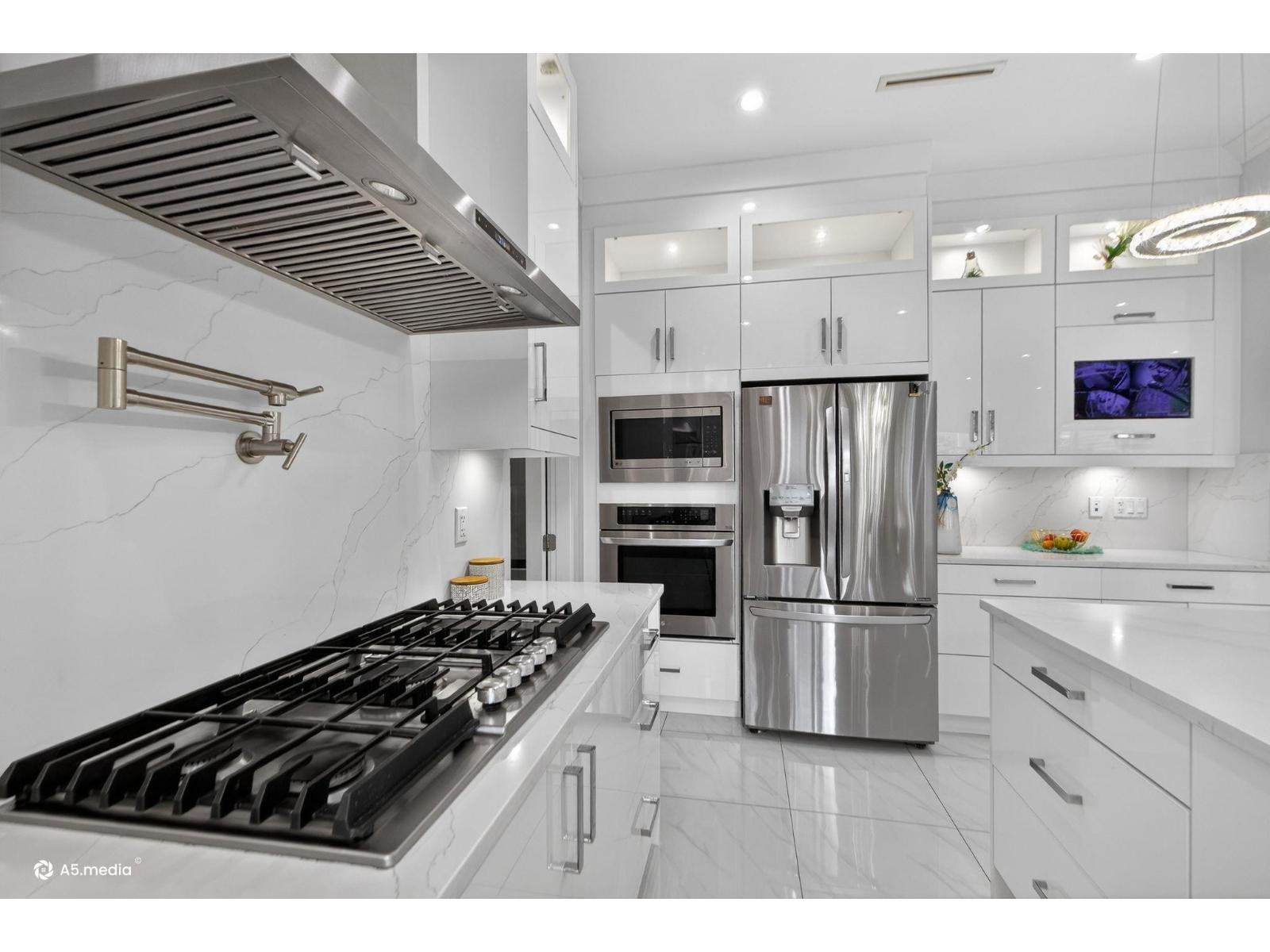14298 62 Avenue Property Photo 16