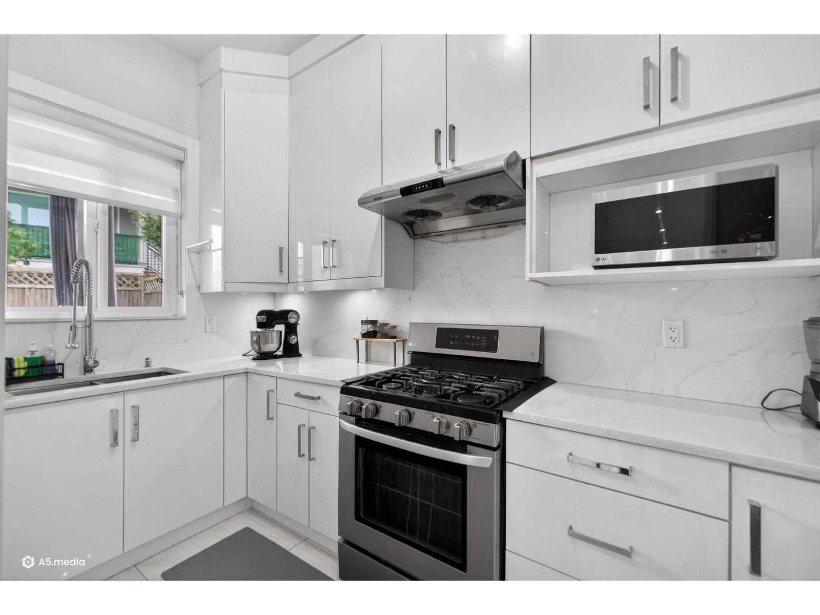 14298 62 Avenue Property Photo 17