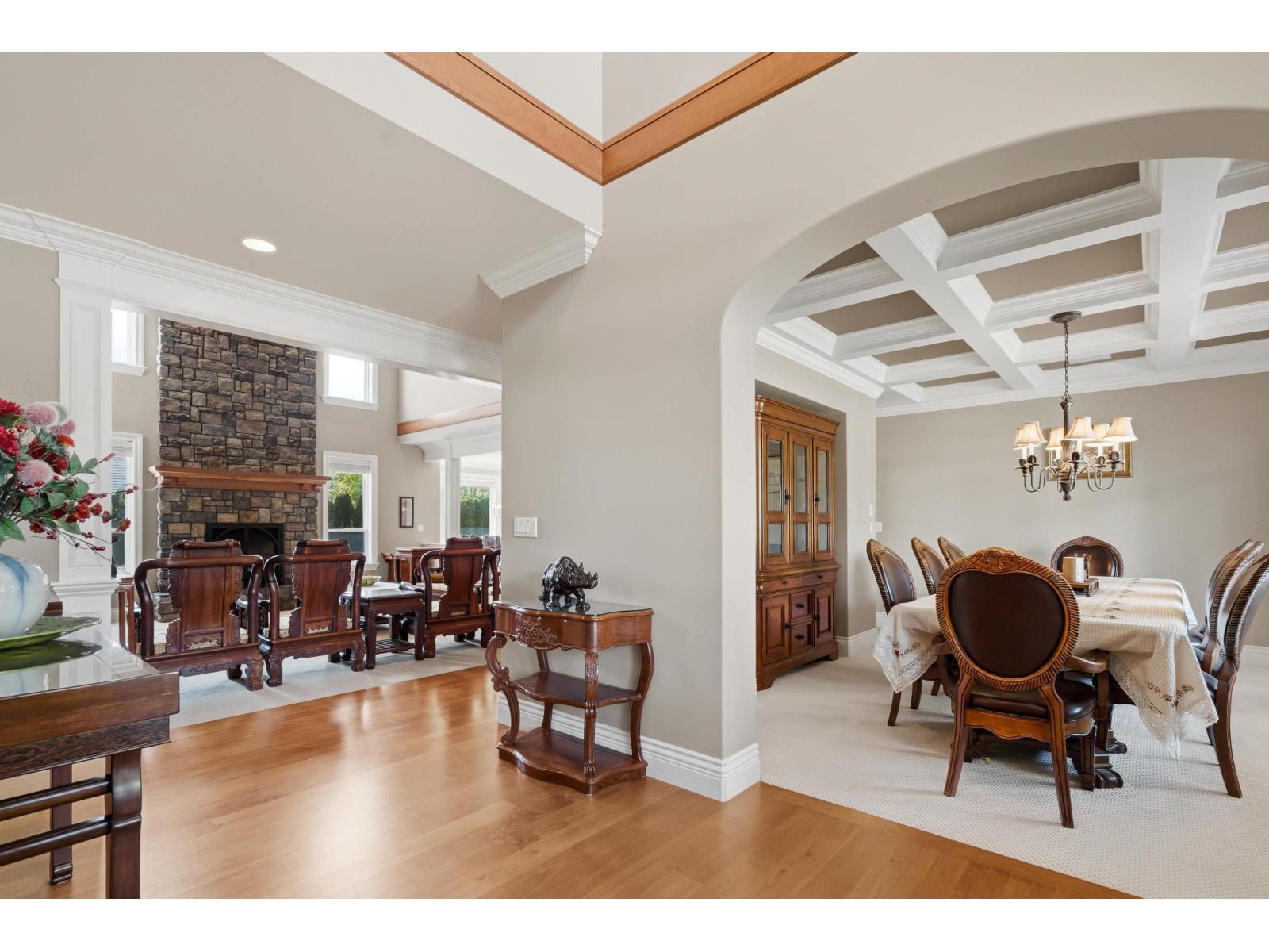 16398 36a Avenue Property Photo 5