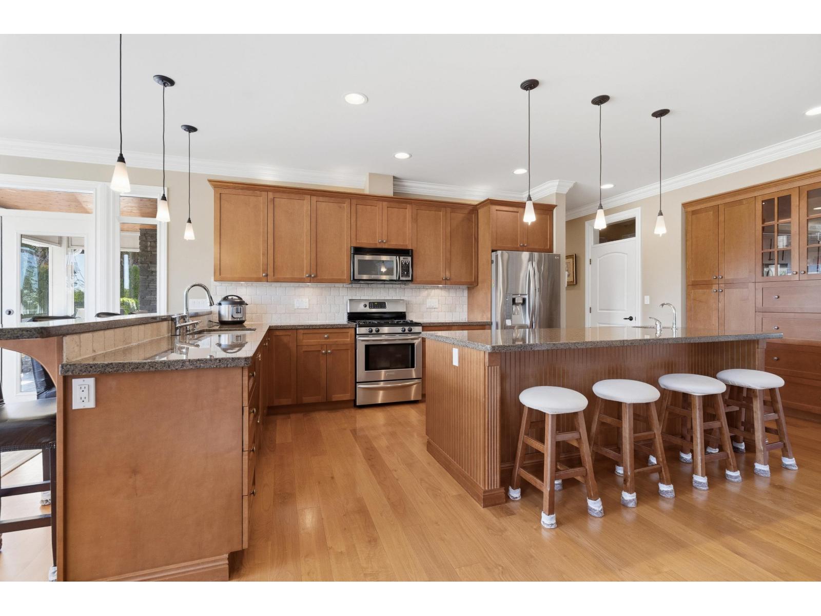 16398 36a Avenue Property Photo 10